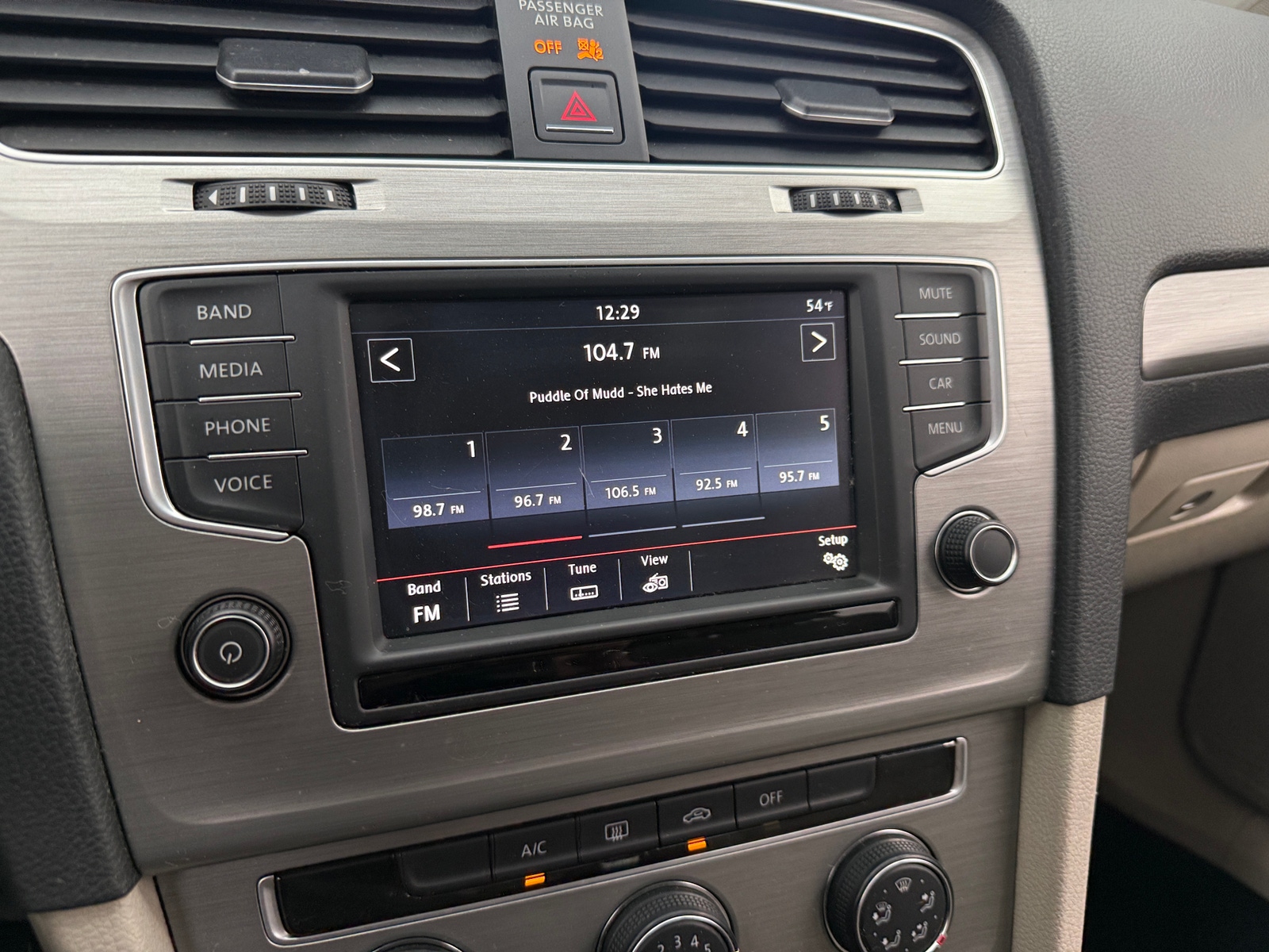 Thumbnail: 2016 Volkswagen Golf - 4