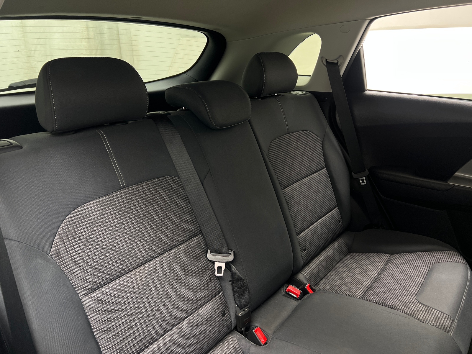 Thumbnail: 2020 Kia Niro - 6