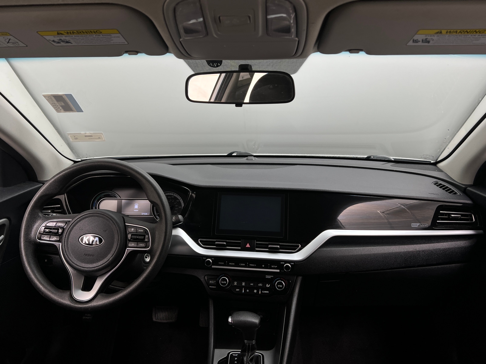 Thumbnail: 2020 Kia Niro - 3