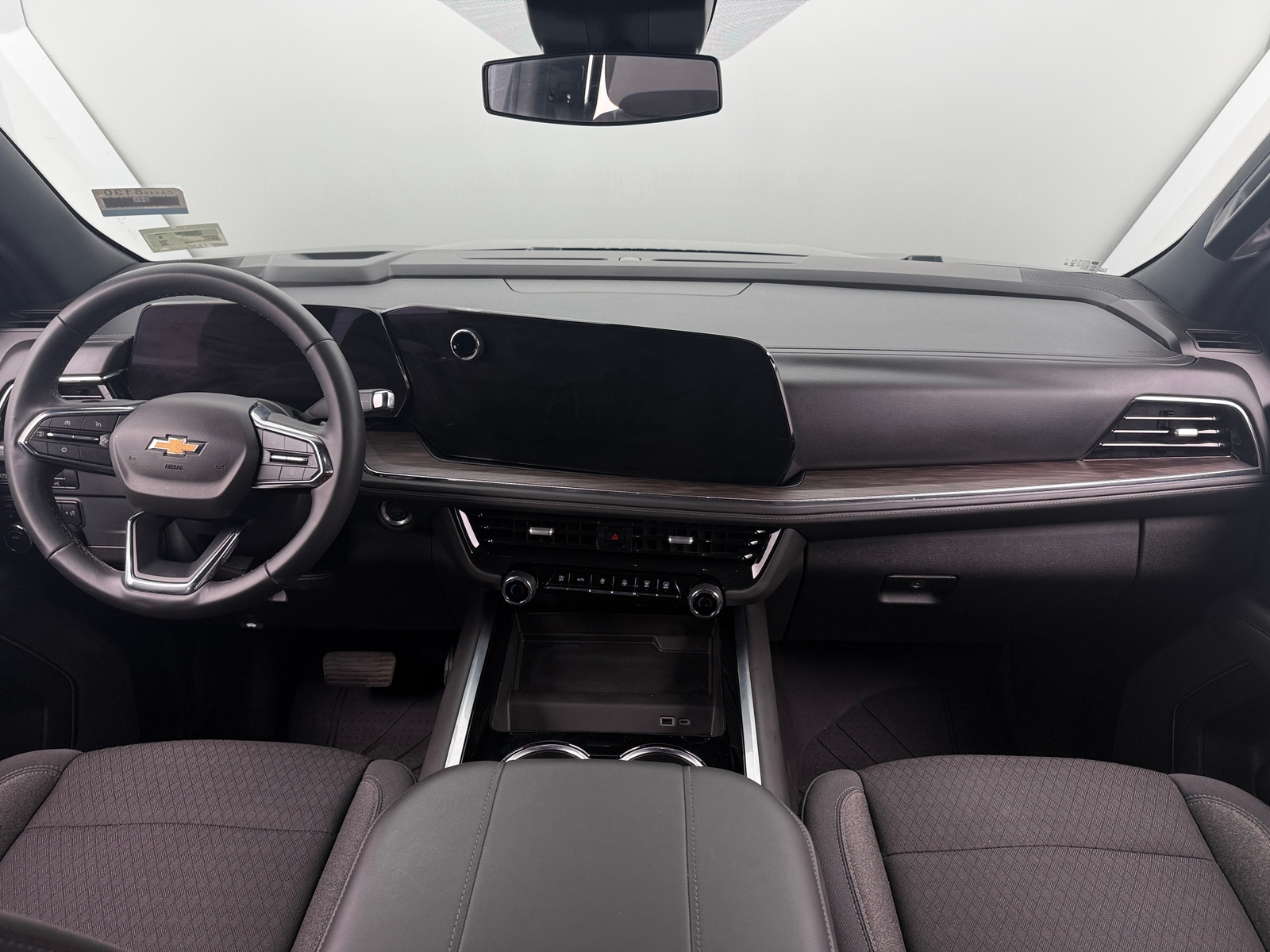 Thumbnail: 2025 Chevrolet Suburban - 3