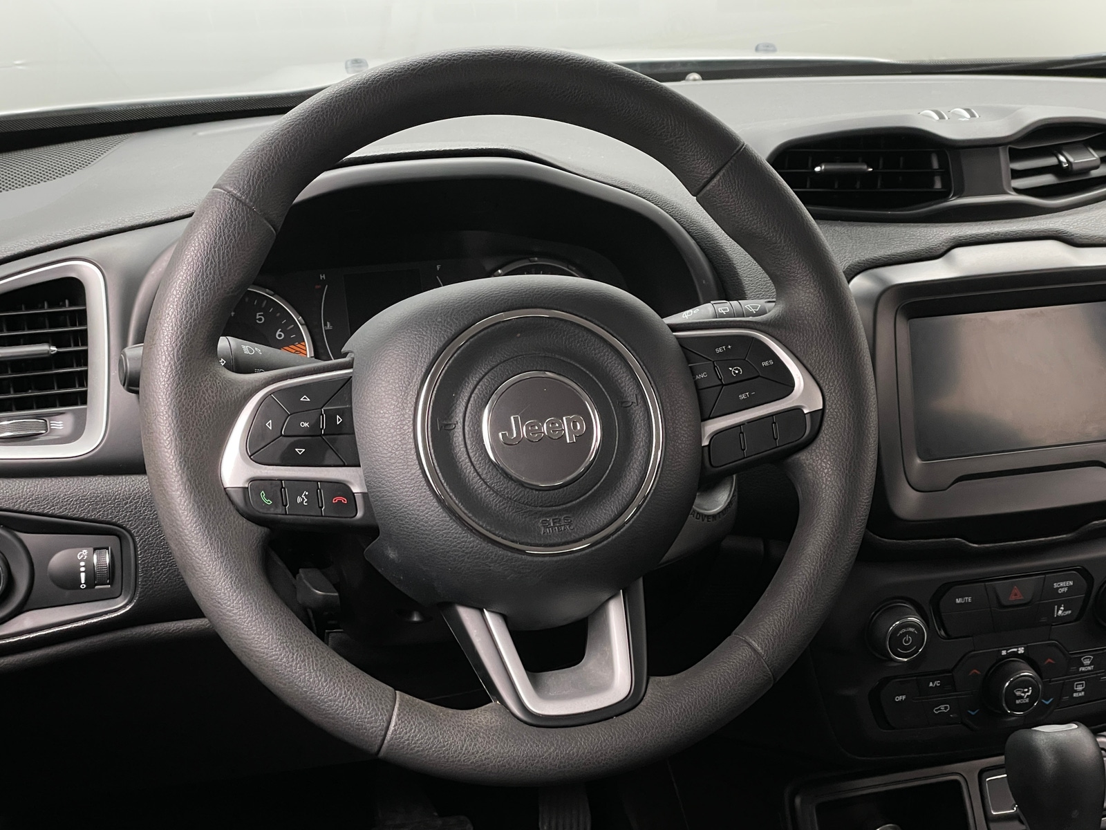 Thumbnail: 2021 Jeep Renegade - 5