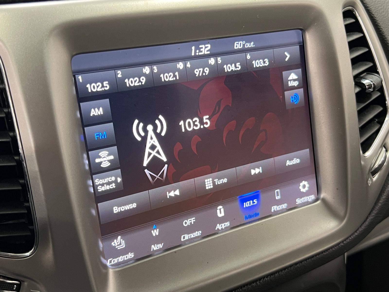 Thumbnail: 2018 Jeep Compass - 4