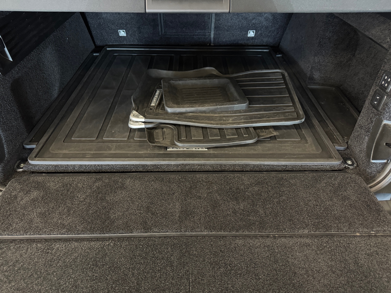 Thumbnail: 2018 Land Rover Range Rover - 6