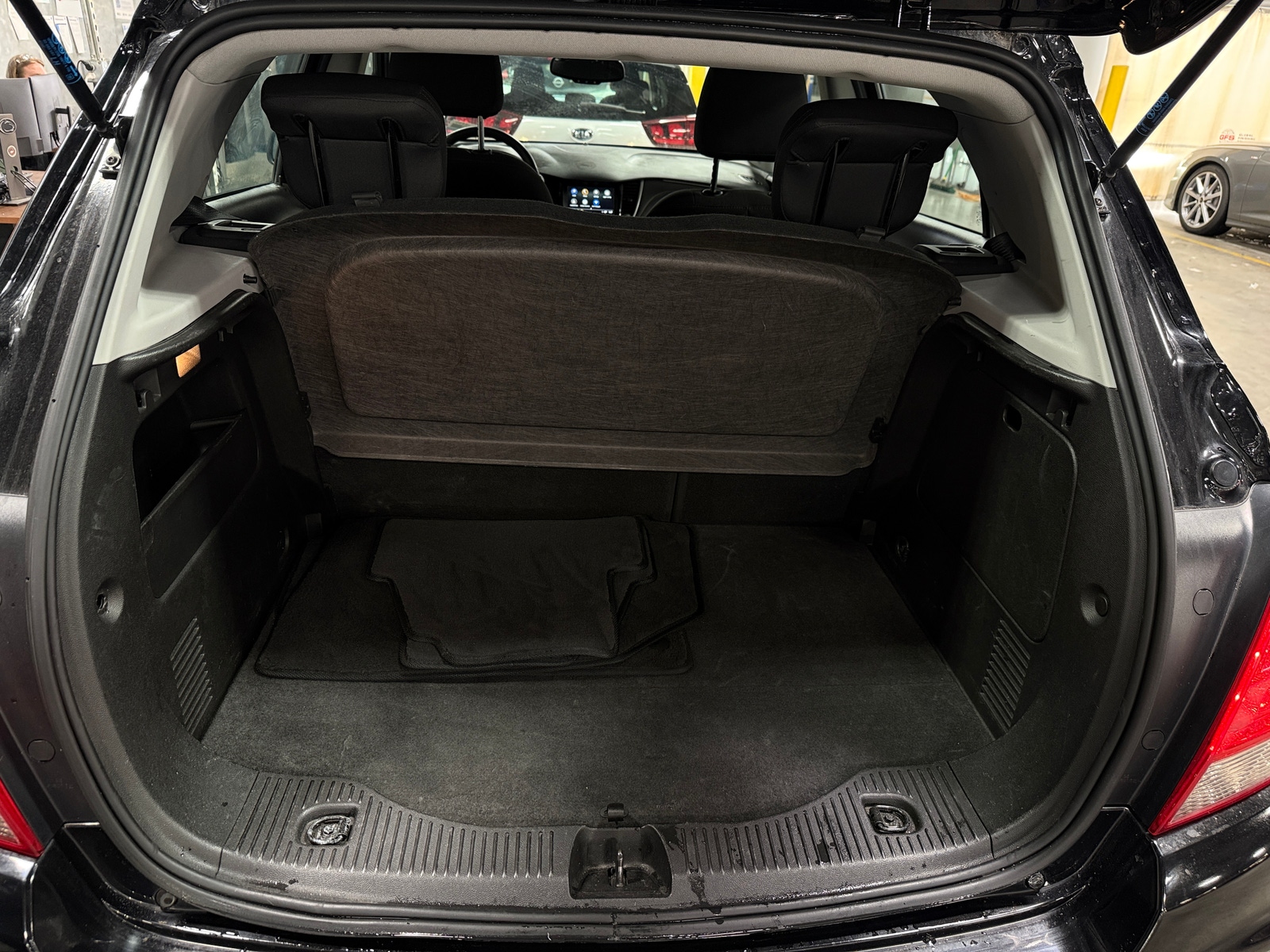 Thumbnail: 2018 Chevrolet Trax - 7