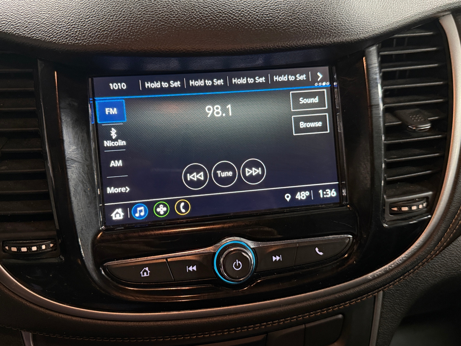 Thumbnail: 2018 Chevrolet Trax - 4