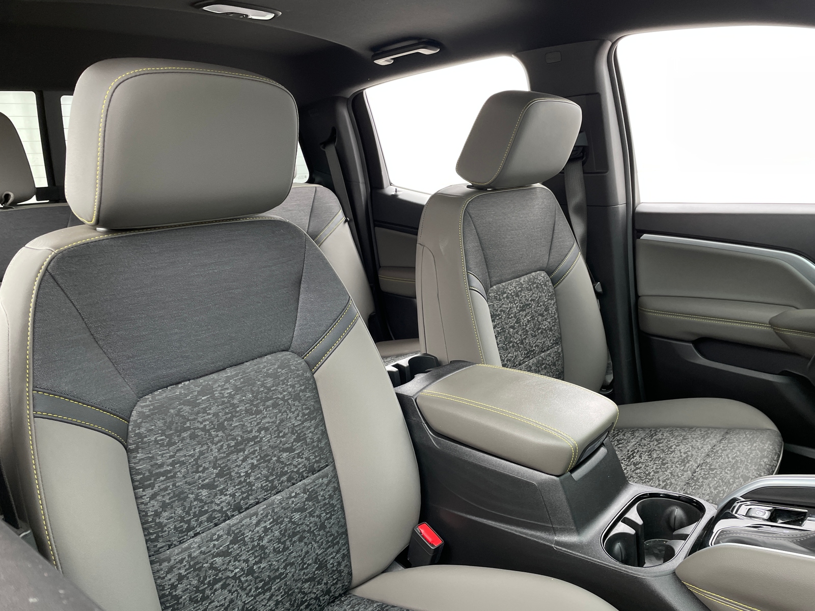 Thumbnail: 2024 Chevrolet Colorado - 2