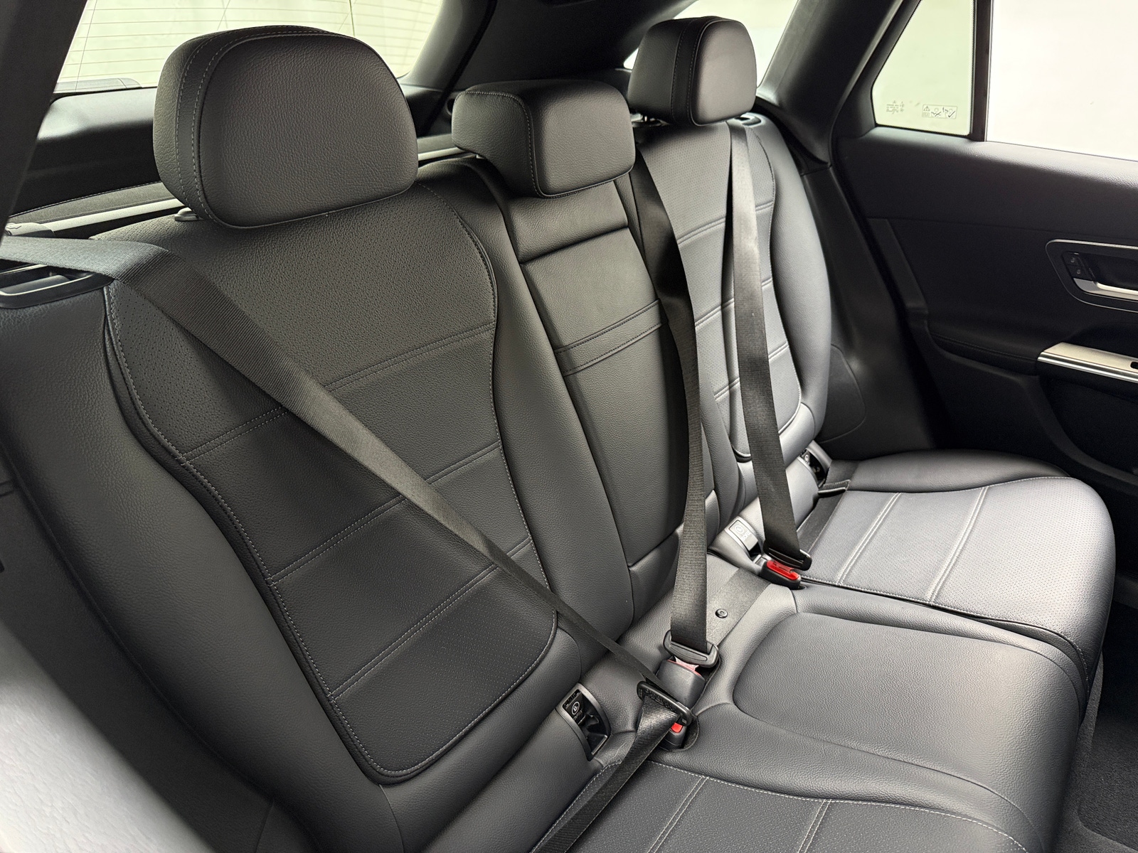 Thumbnail: 2025 Mercedes-Benz GLC - 5