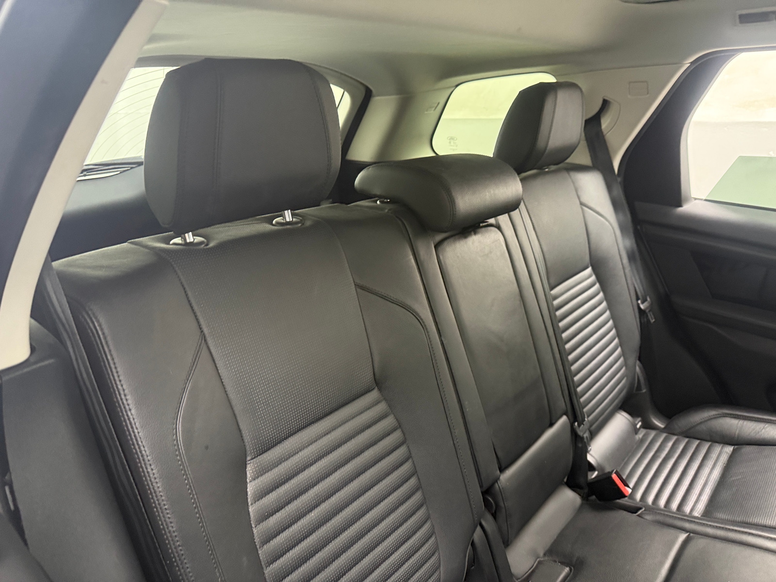 Thumbnail: 2020 Land Rover Discovery Sport - 5