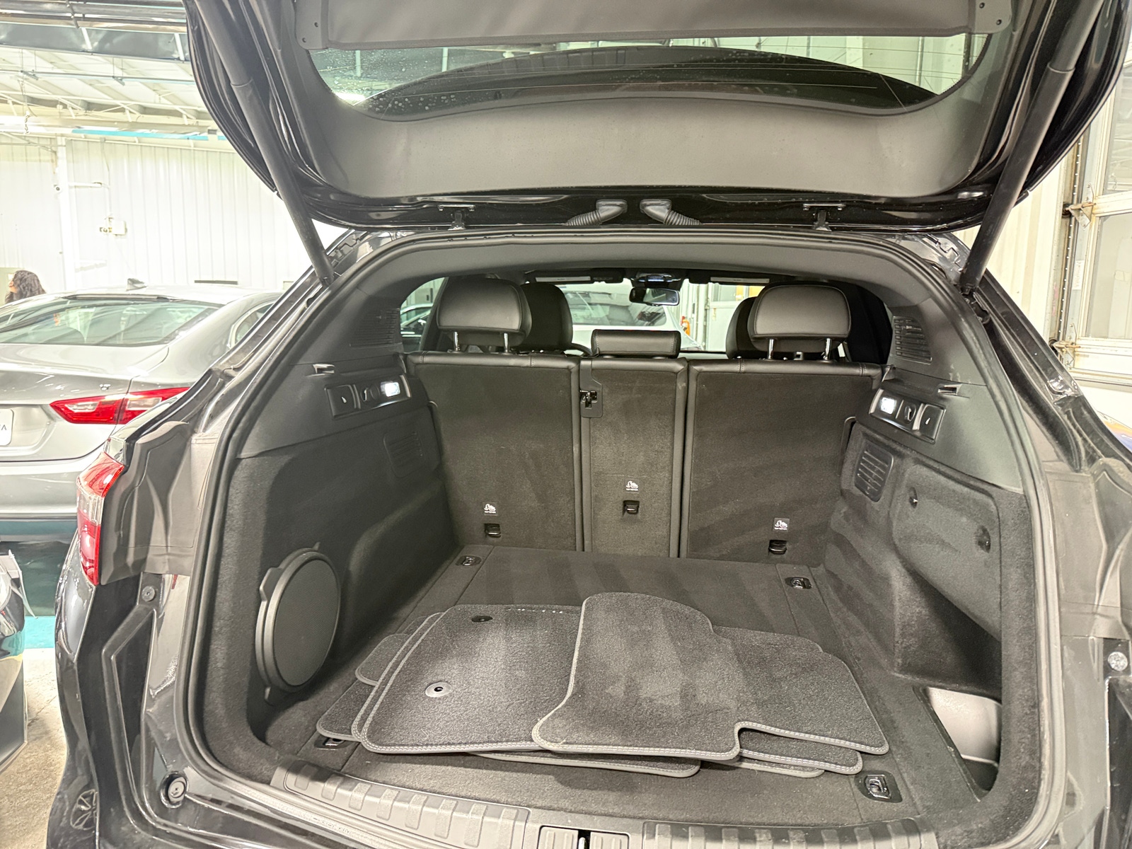 Thumbnail: 2023 Alfa Romeo Stelvio - 6