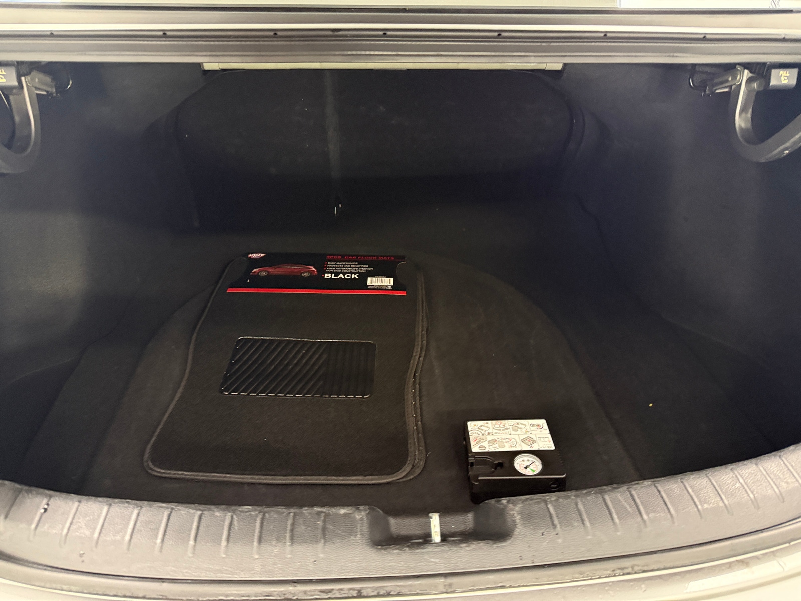 Thumbnail: 2024 Kia Forte - 7