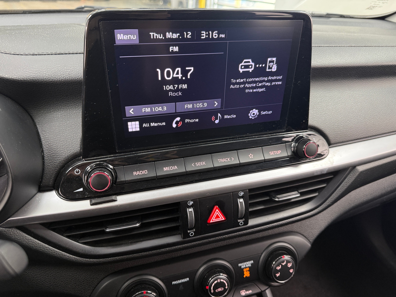 Thumbnail: 2024 Kia Forte - 4