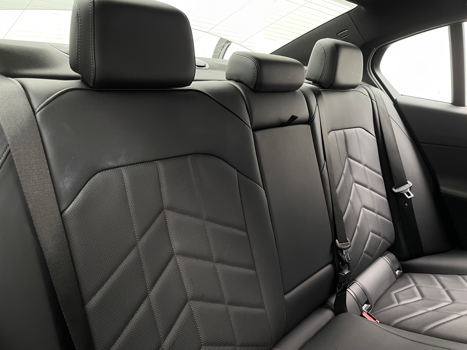 Thumbnail: 2025 BMW 5 Series - 5