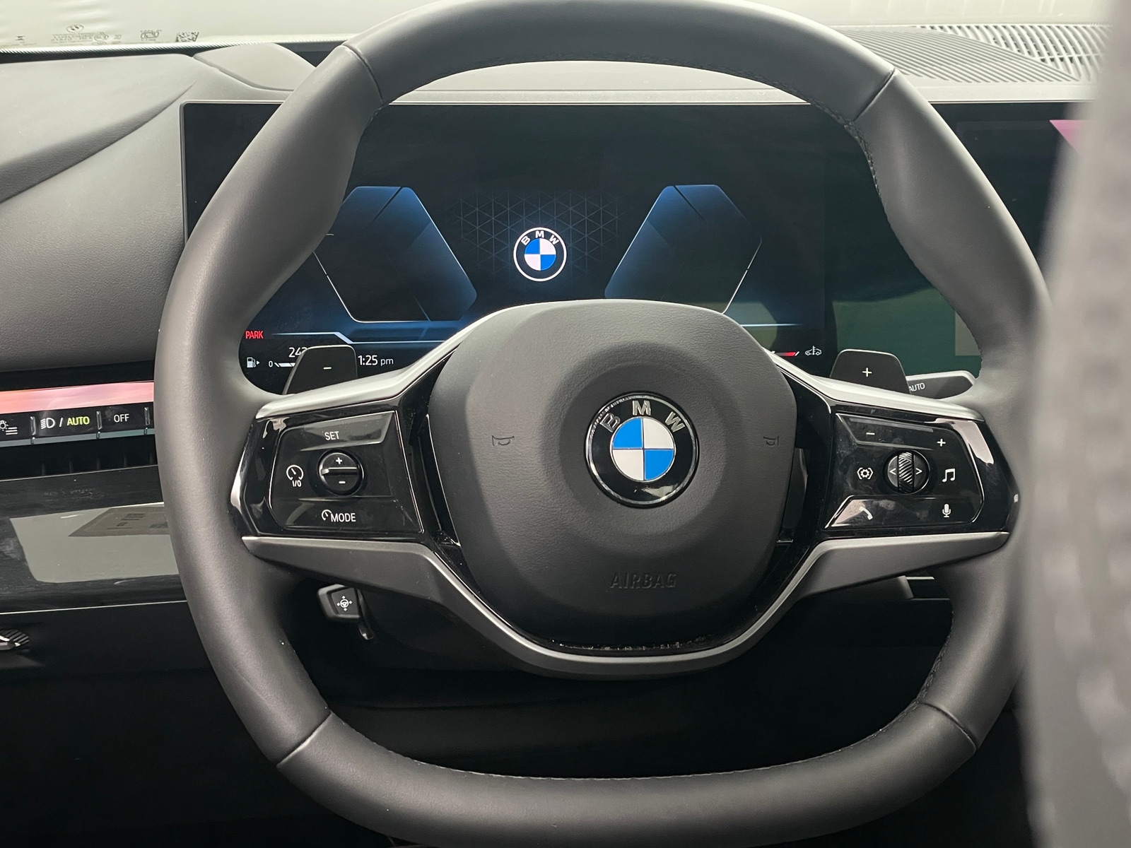 Thumbnail: 2025 BMW 5 Series - 4