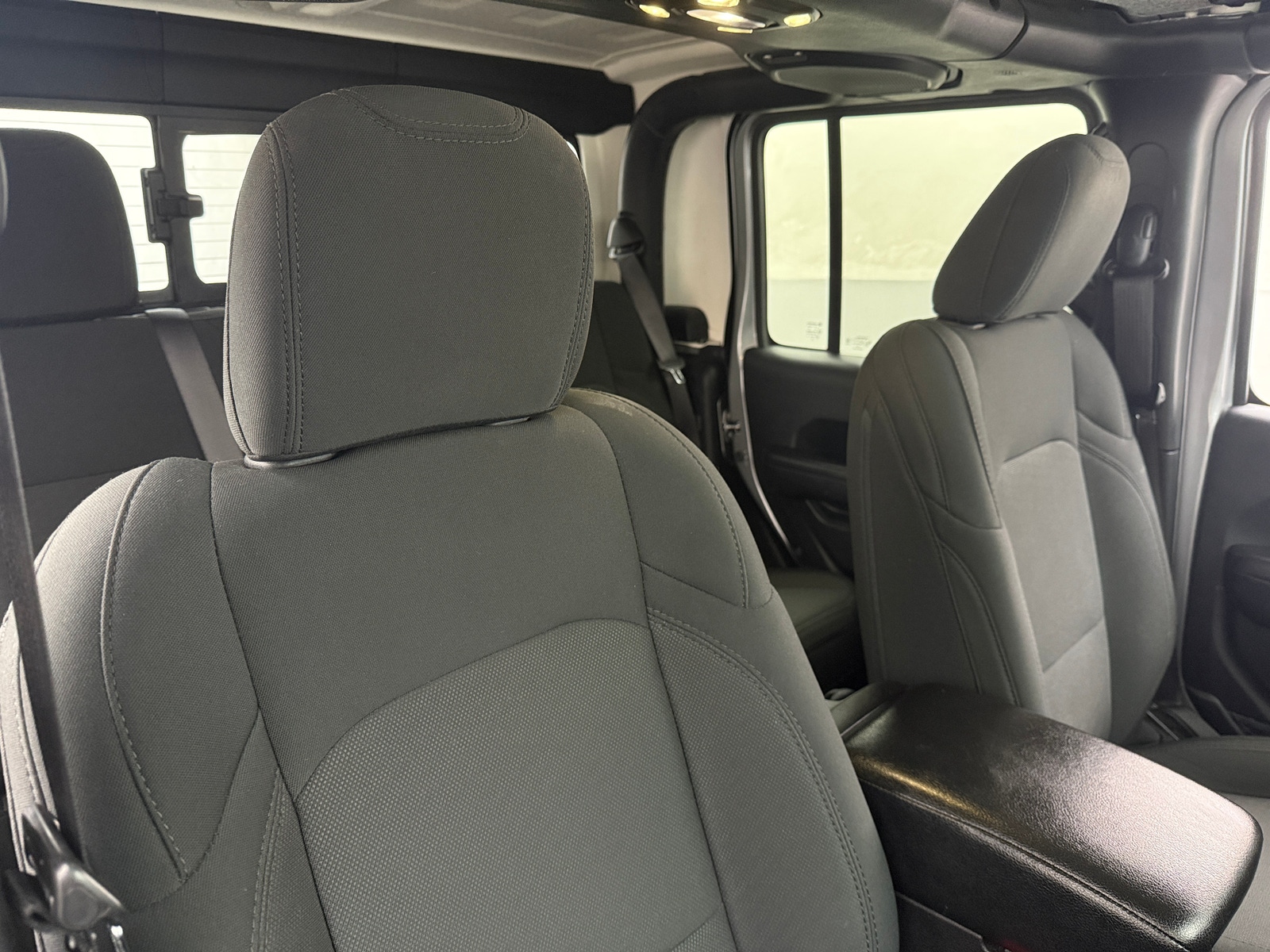 Thumbnail: 2020 Jeep Gladiator - 2