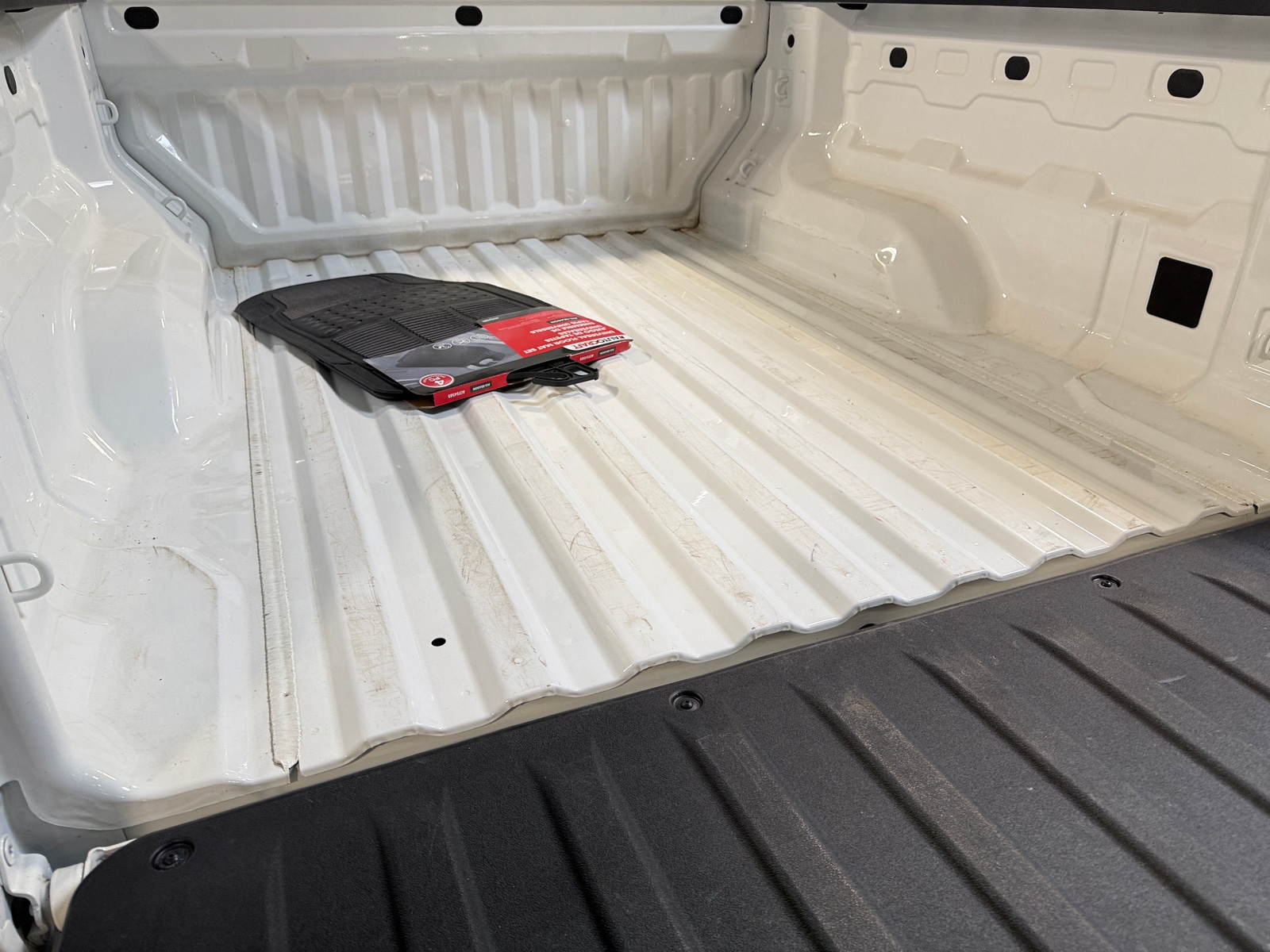 Thumbnail: 2023 Chevrolet Colorado - 7