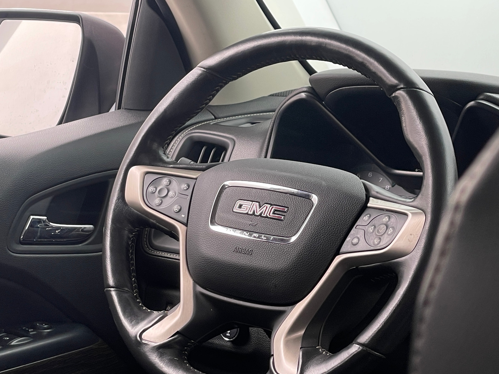 Thumbnail: 2018 GMC Canyon - 4