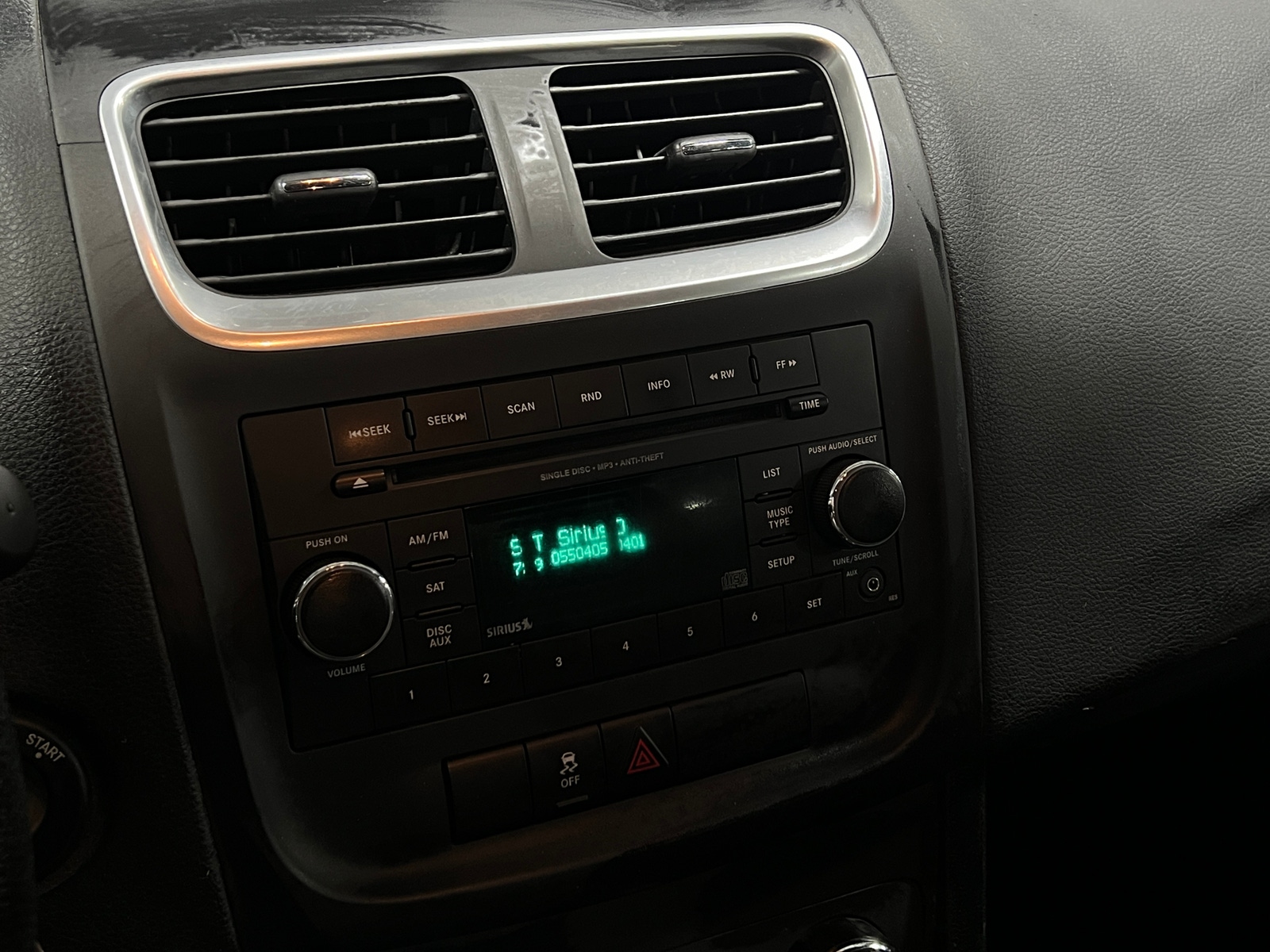 Thumbnail: 2013 Dodge Avenger - 4