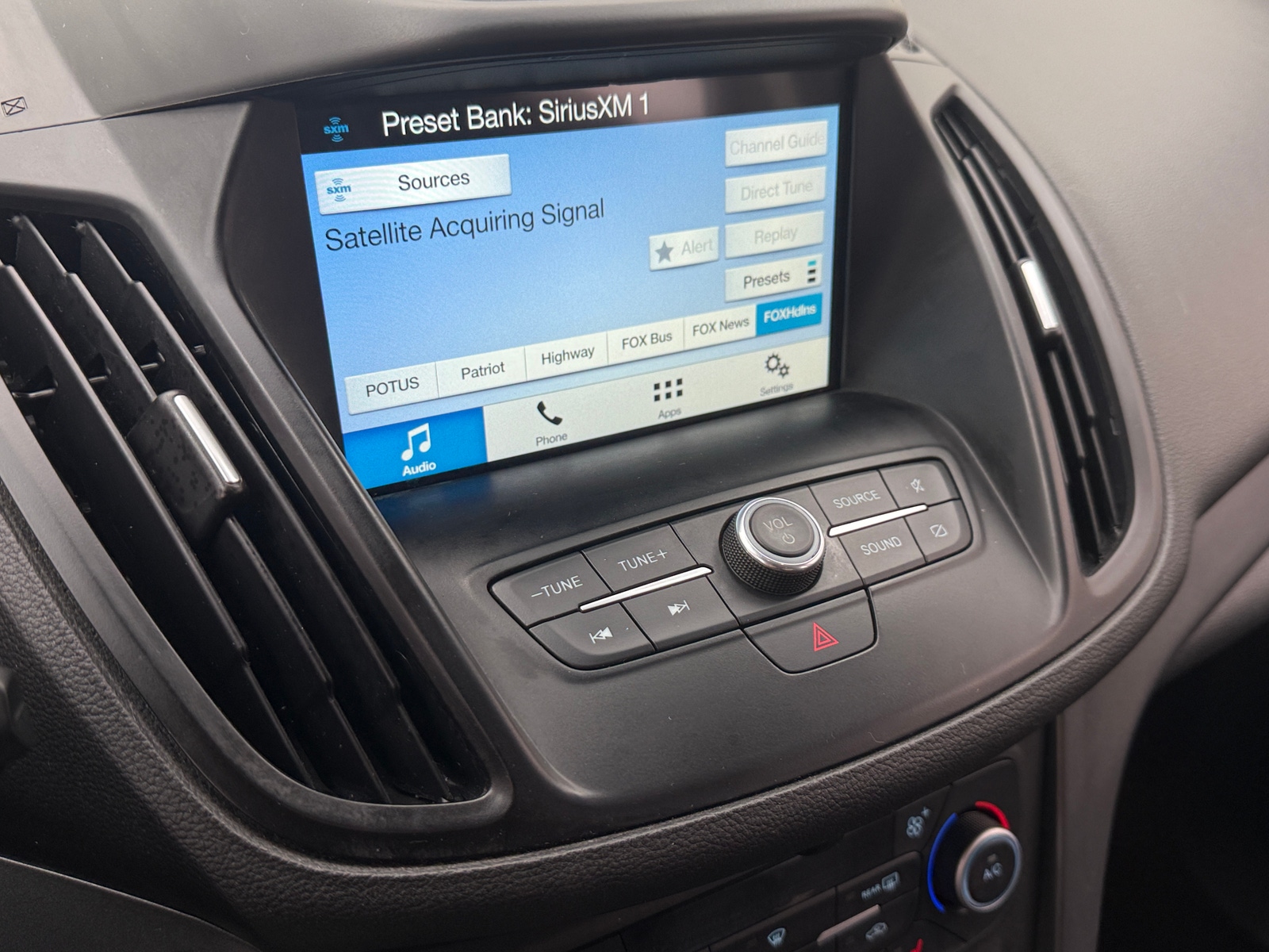 Thumbnail: 2019 Ford Escape - 3