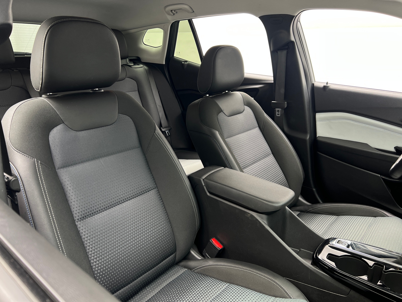 Thumbnail: 2025 Chevrolet Trax - 2