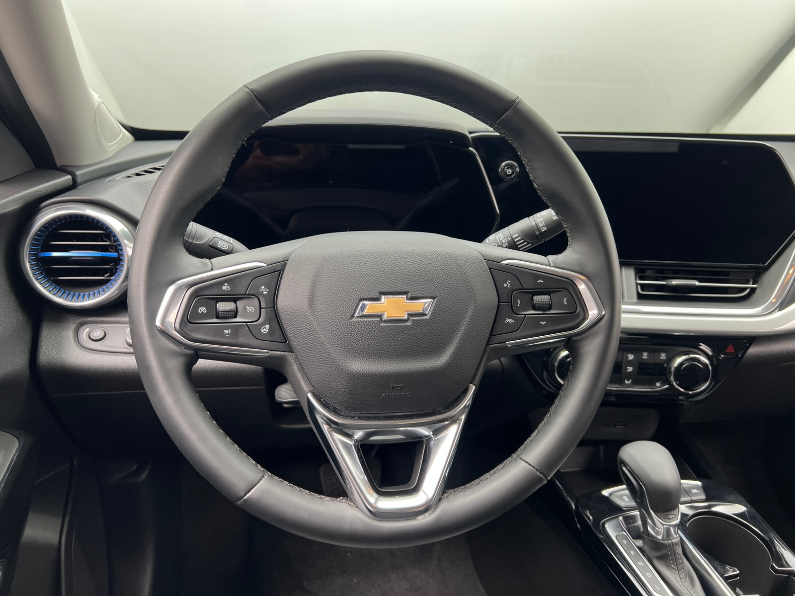 Thumbnail: 2025 Chevrolet Trax - 5