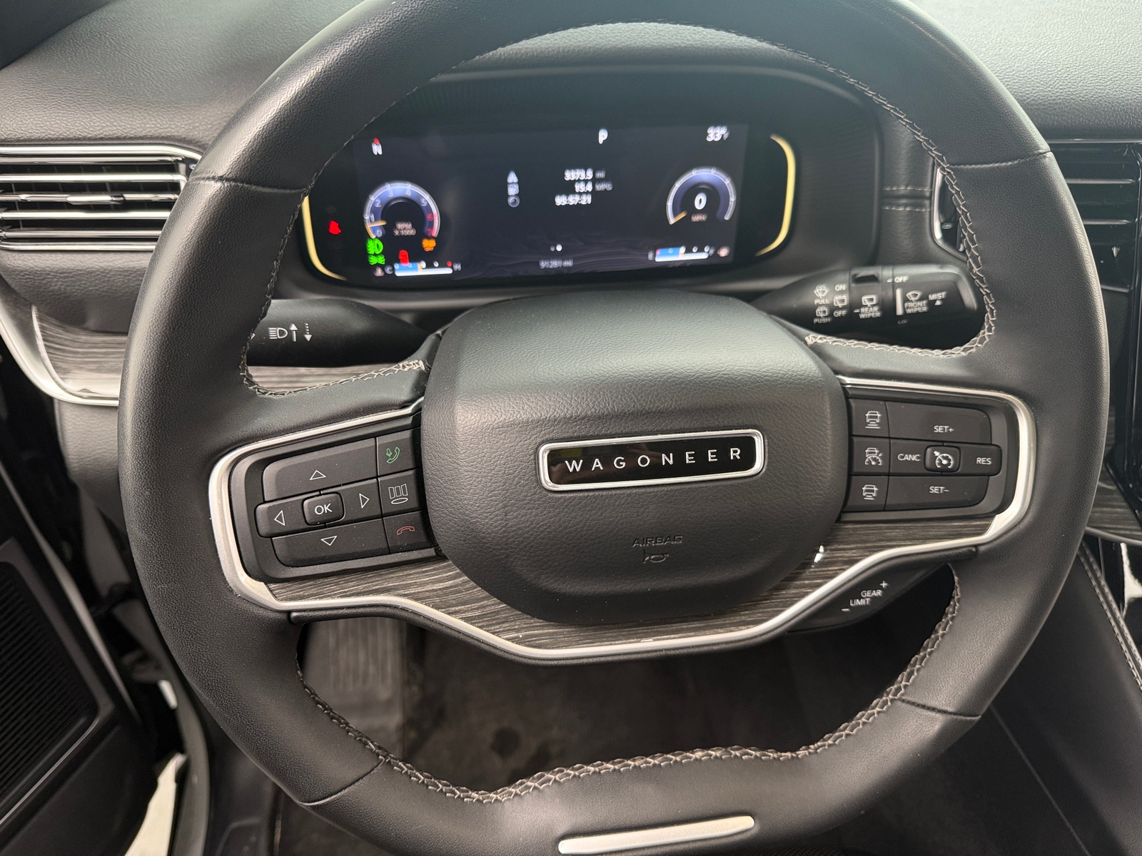 Thumbnail: 2022 Jeep Wagoneer - 4