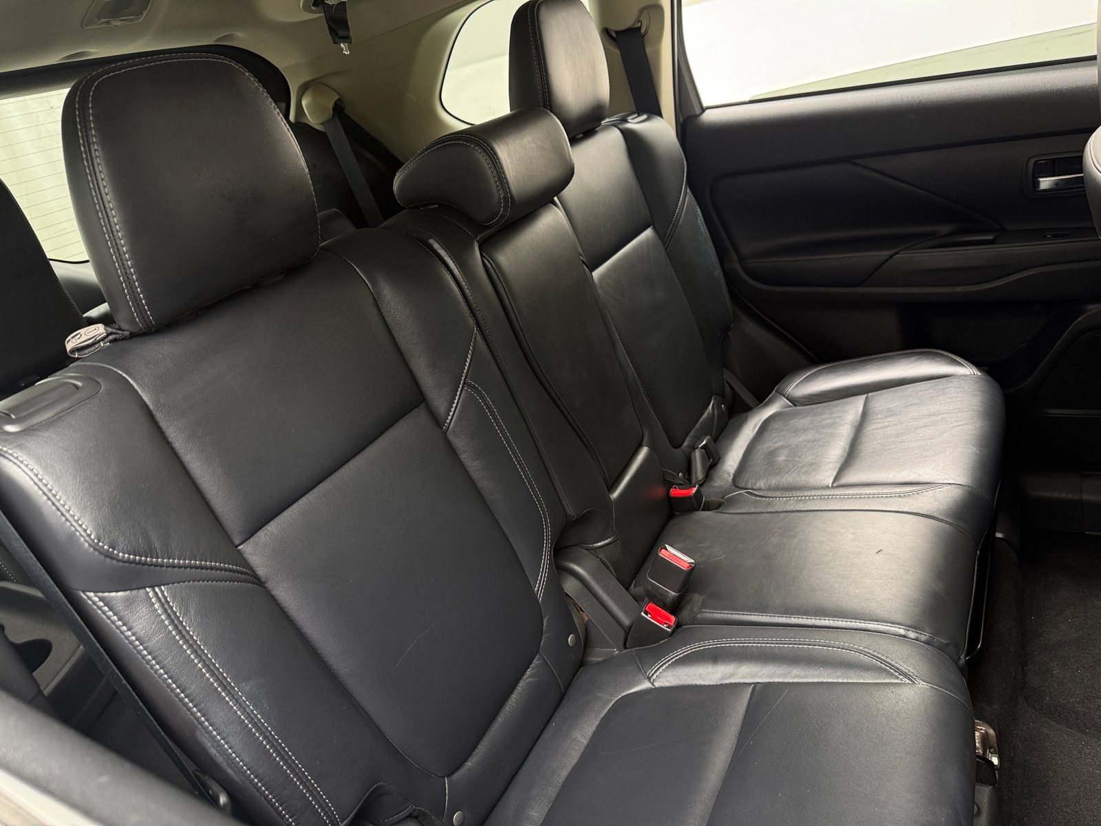 Thumbnail: 2020 Mitsubishi Outlander - 5