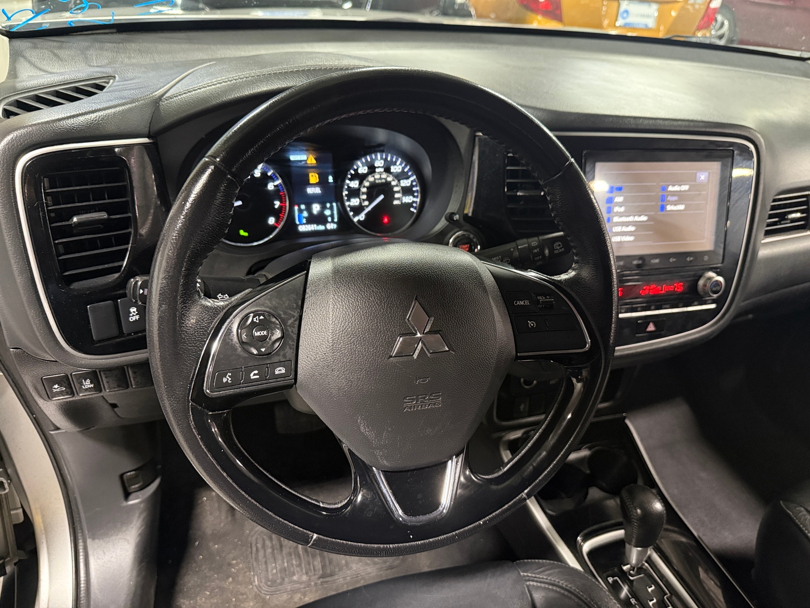 Thumbnail: 2020 Mitsubishi Outlander - 4