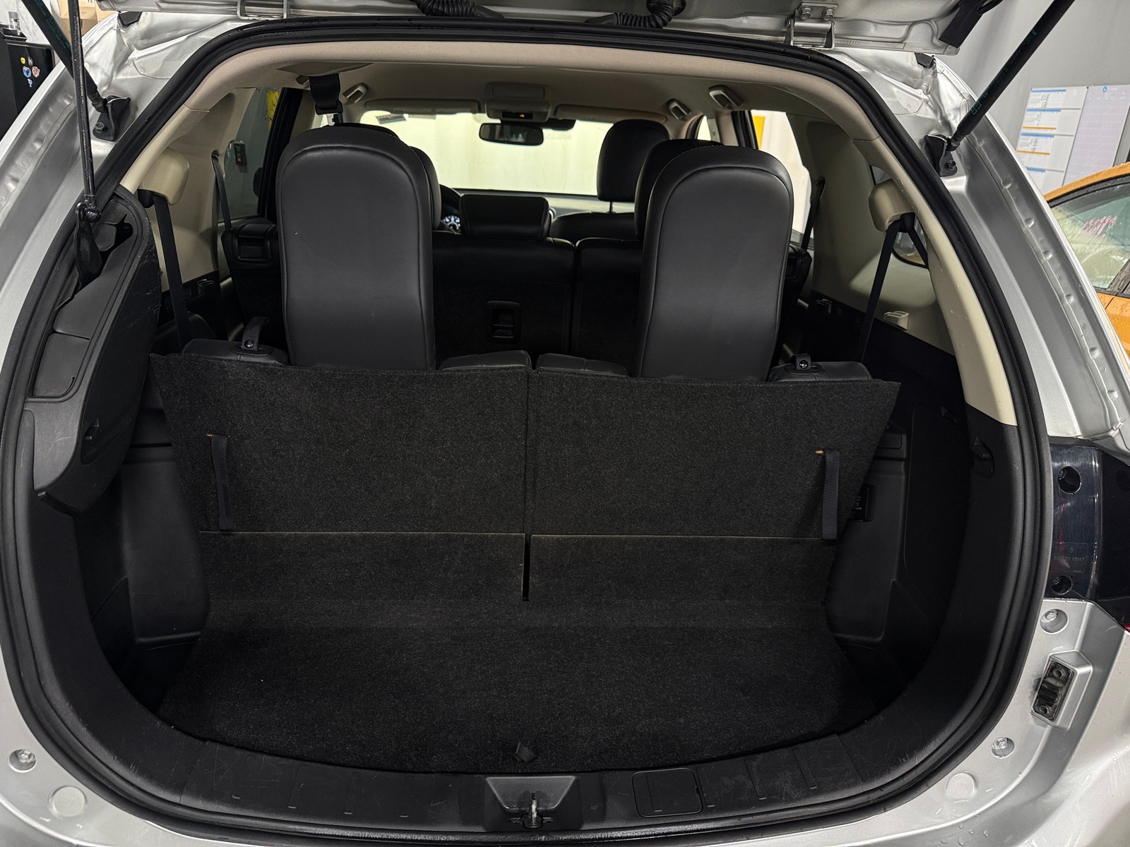 Thumbnail: 2020 Mitsubishi Outlander - 6