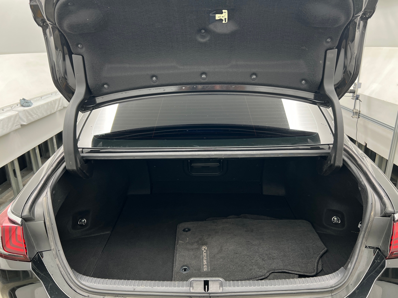 Thumbnail: 2023 Lexus ES - 6