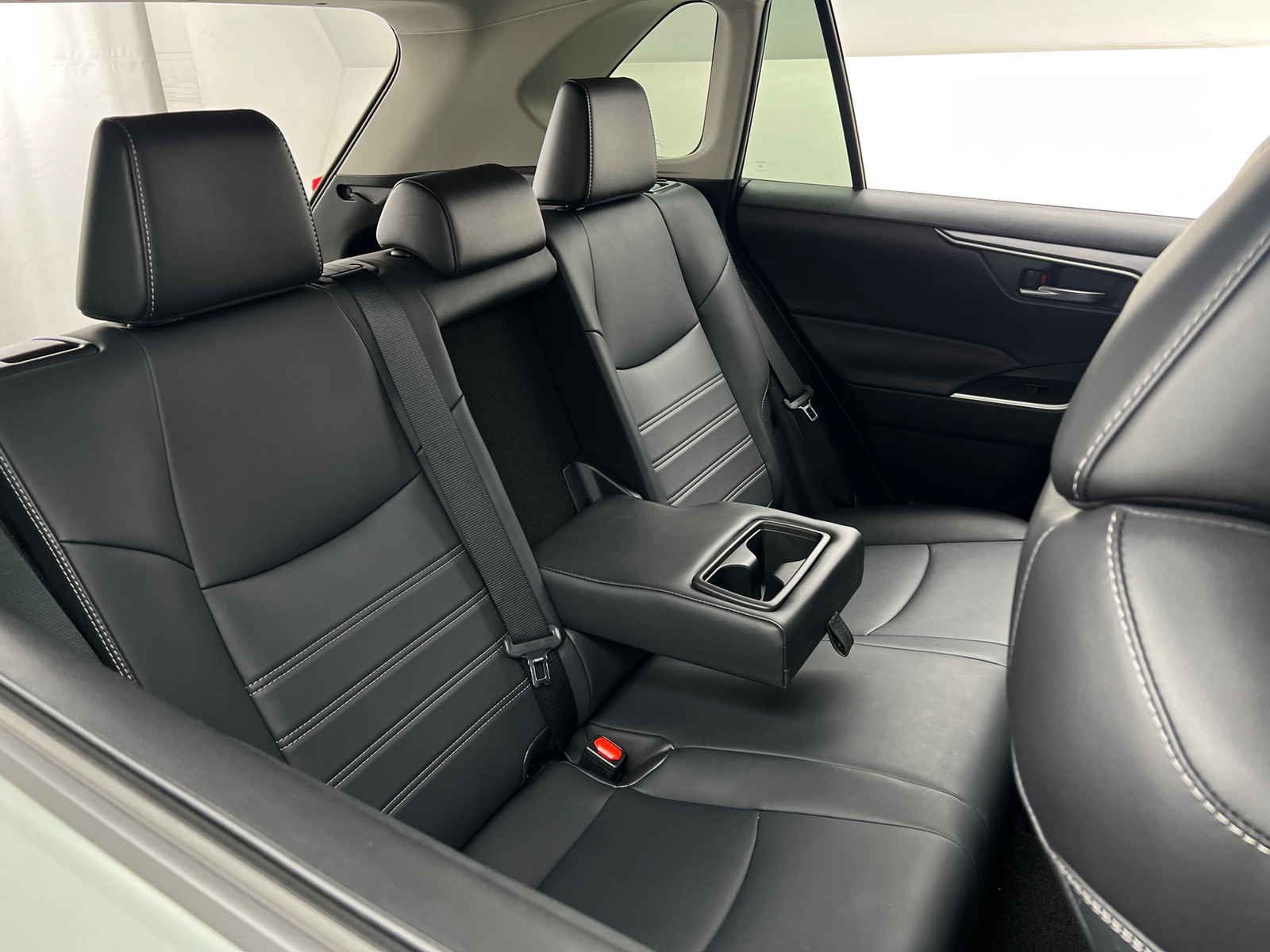 Thumbnail: 2021 Toyota RAV4 - 6