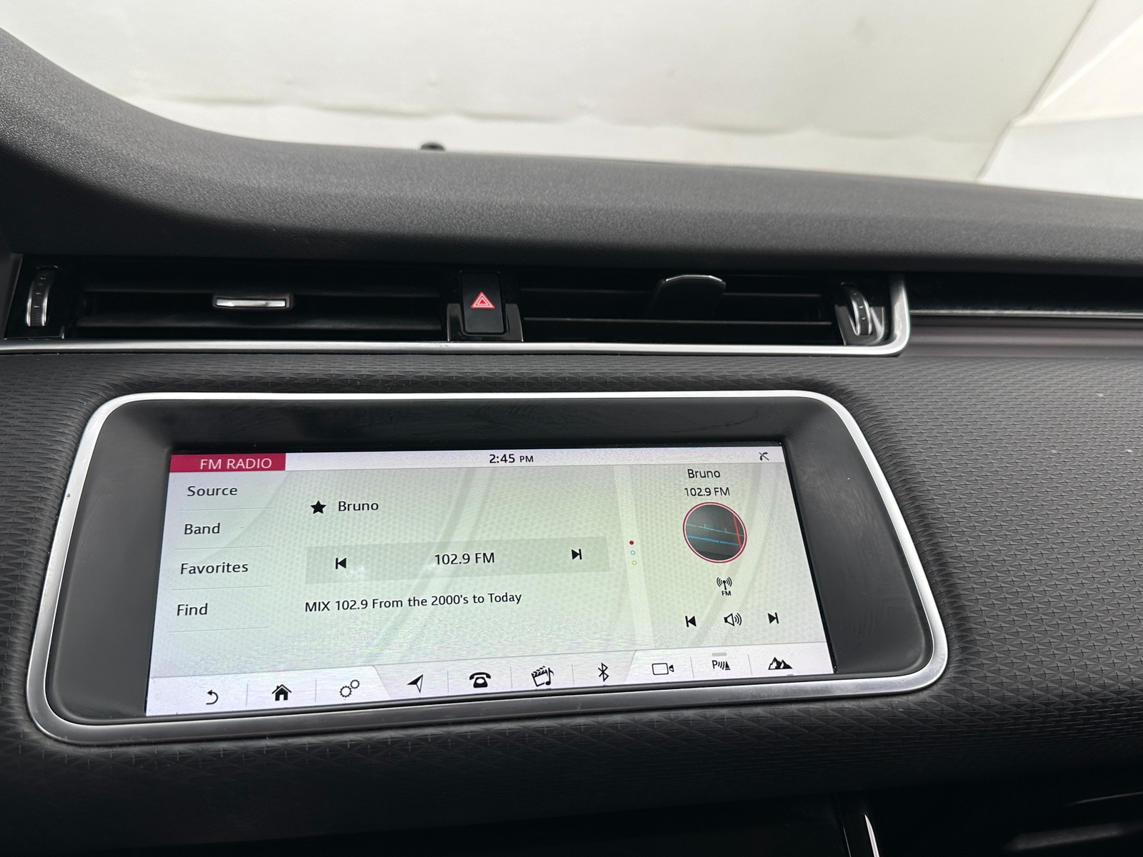 Thumbnail: 2020 Land Rover Range Rover Evoque - 3