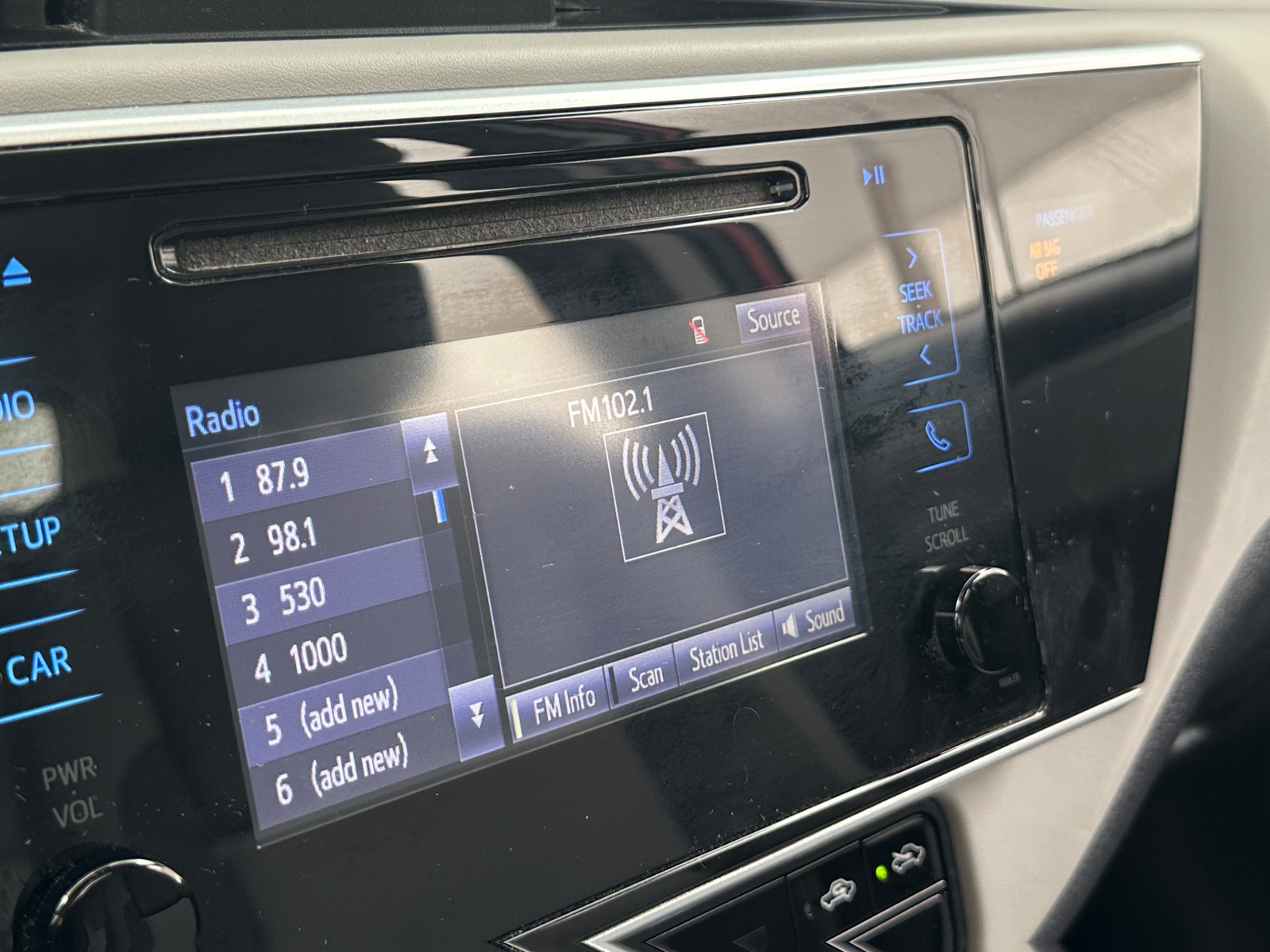 Thumbnail: 2019 Toyota Corolla - 4