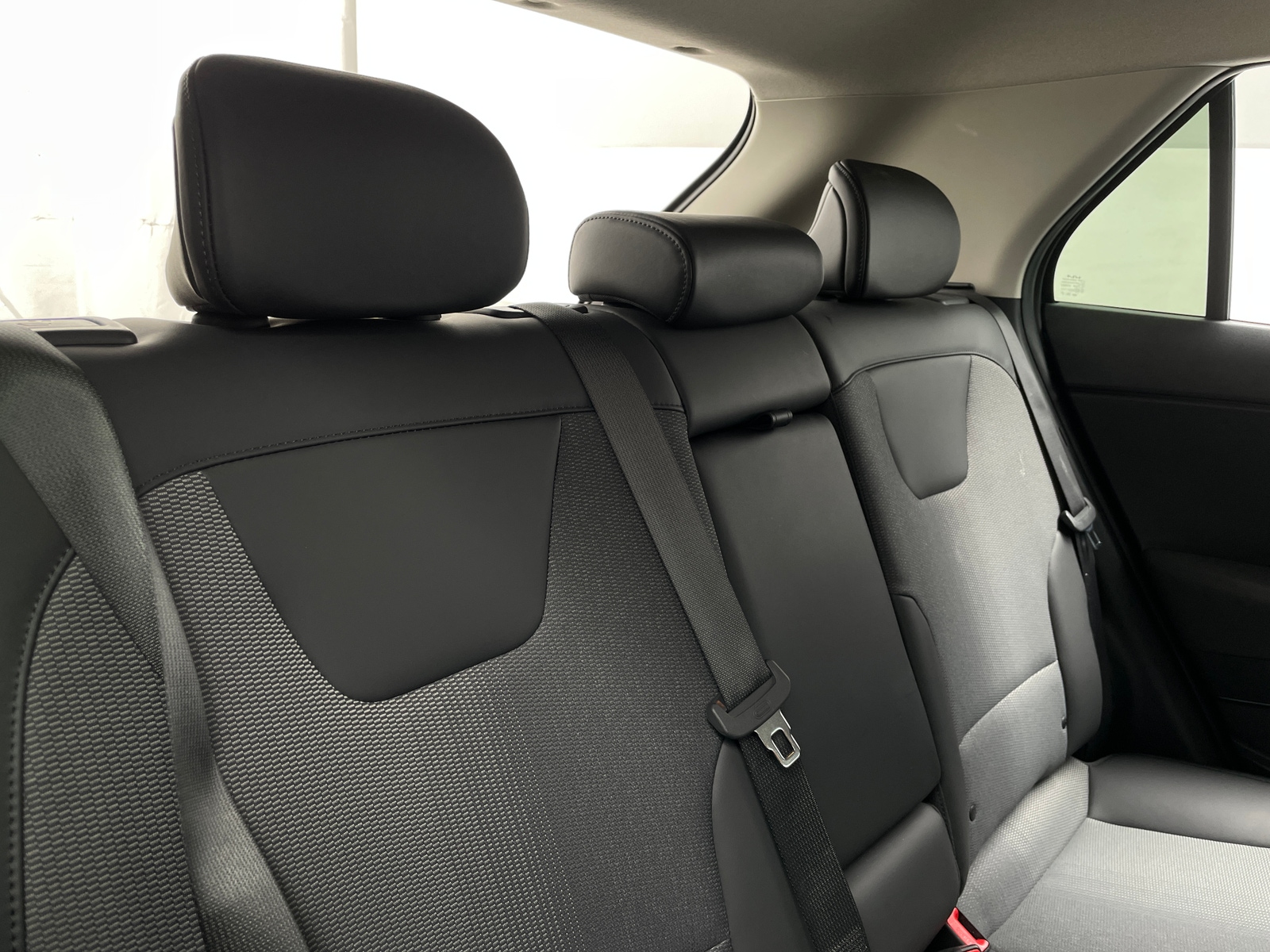 Thumbnail: 2024 Kia Niro - 5