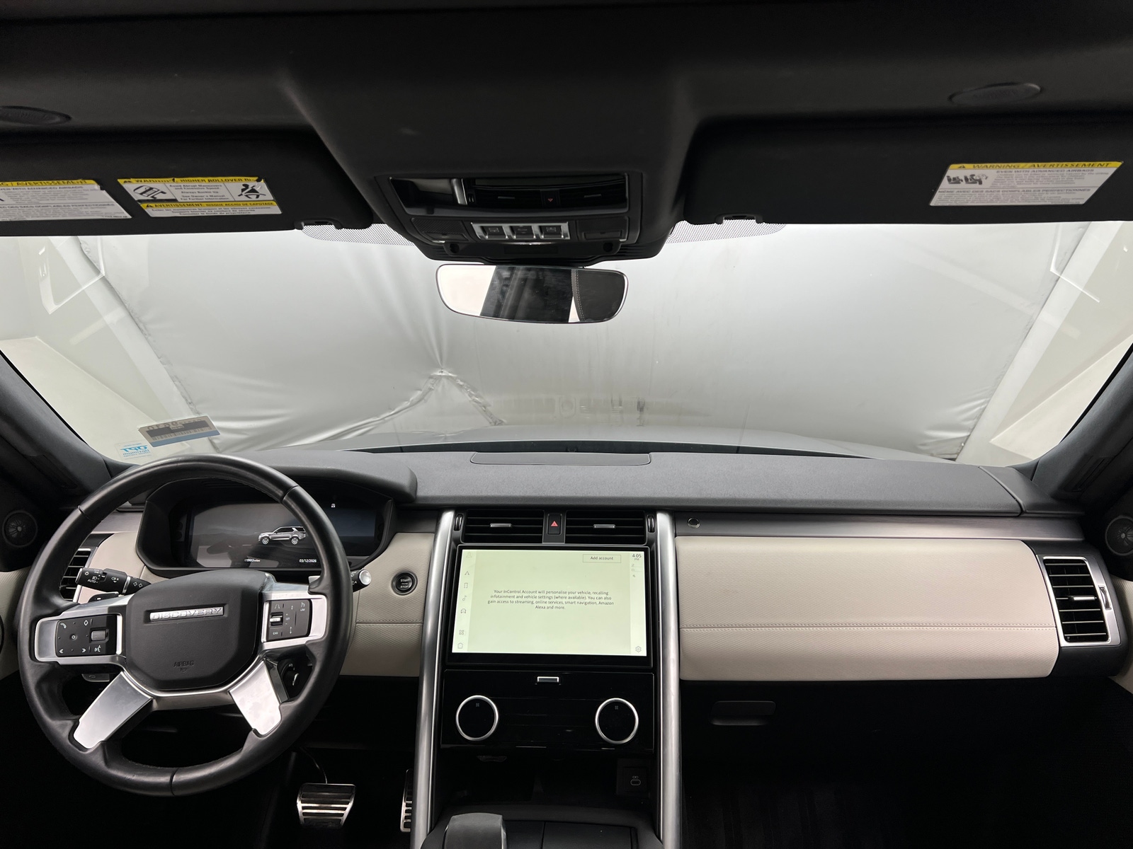 Thumbnail: 2023 Land Rover Discovery - 3