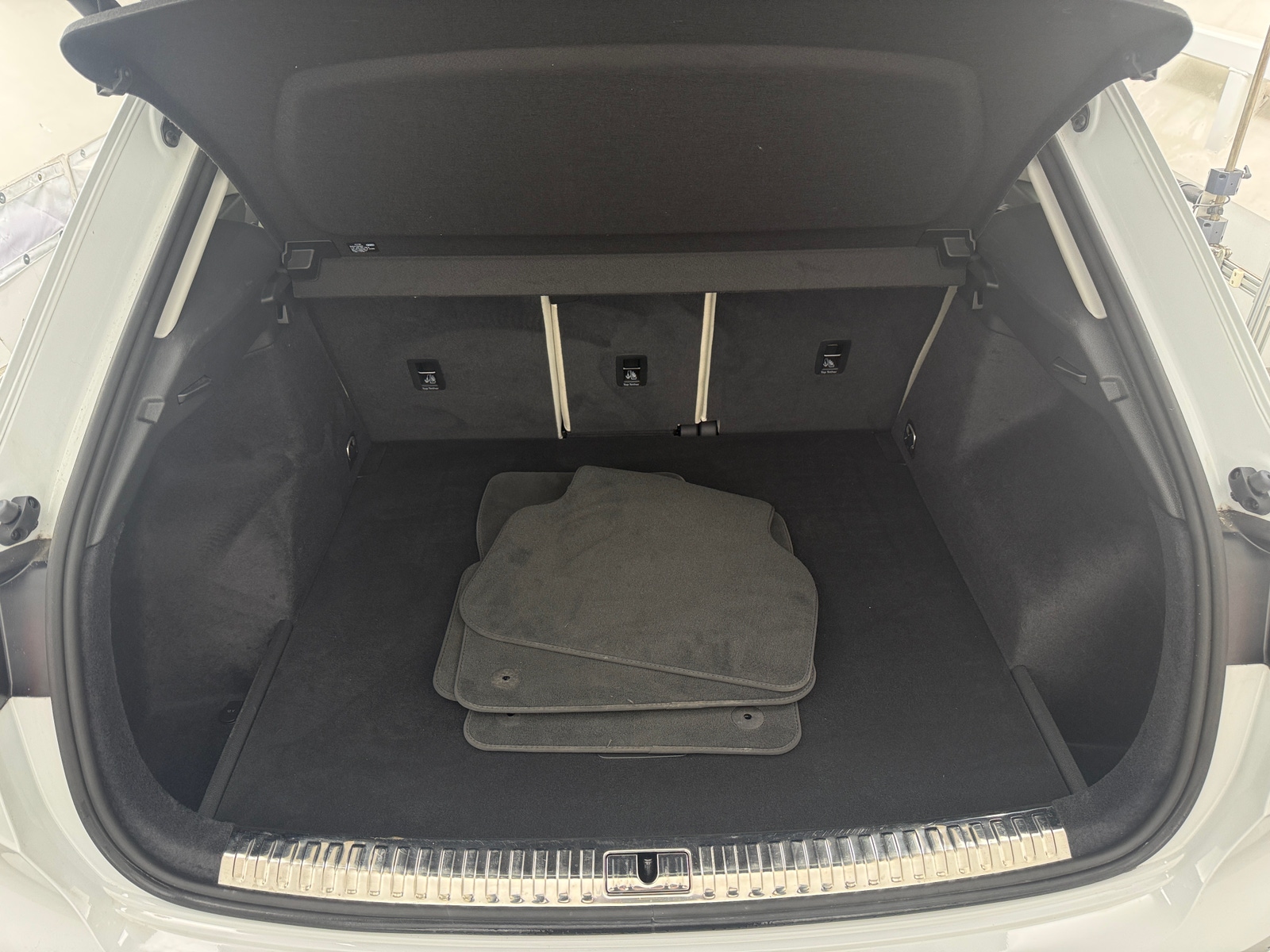 Thumbnail: 2024 Audi Q3 - 6