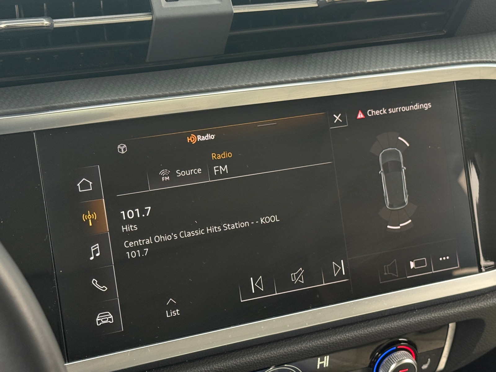 Thumbnail: 2024 Audi Q3 - 3