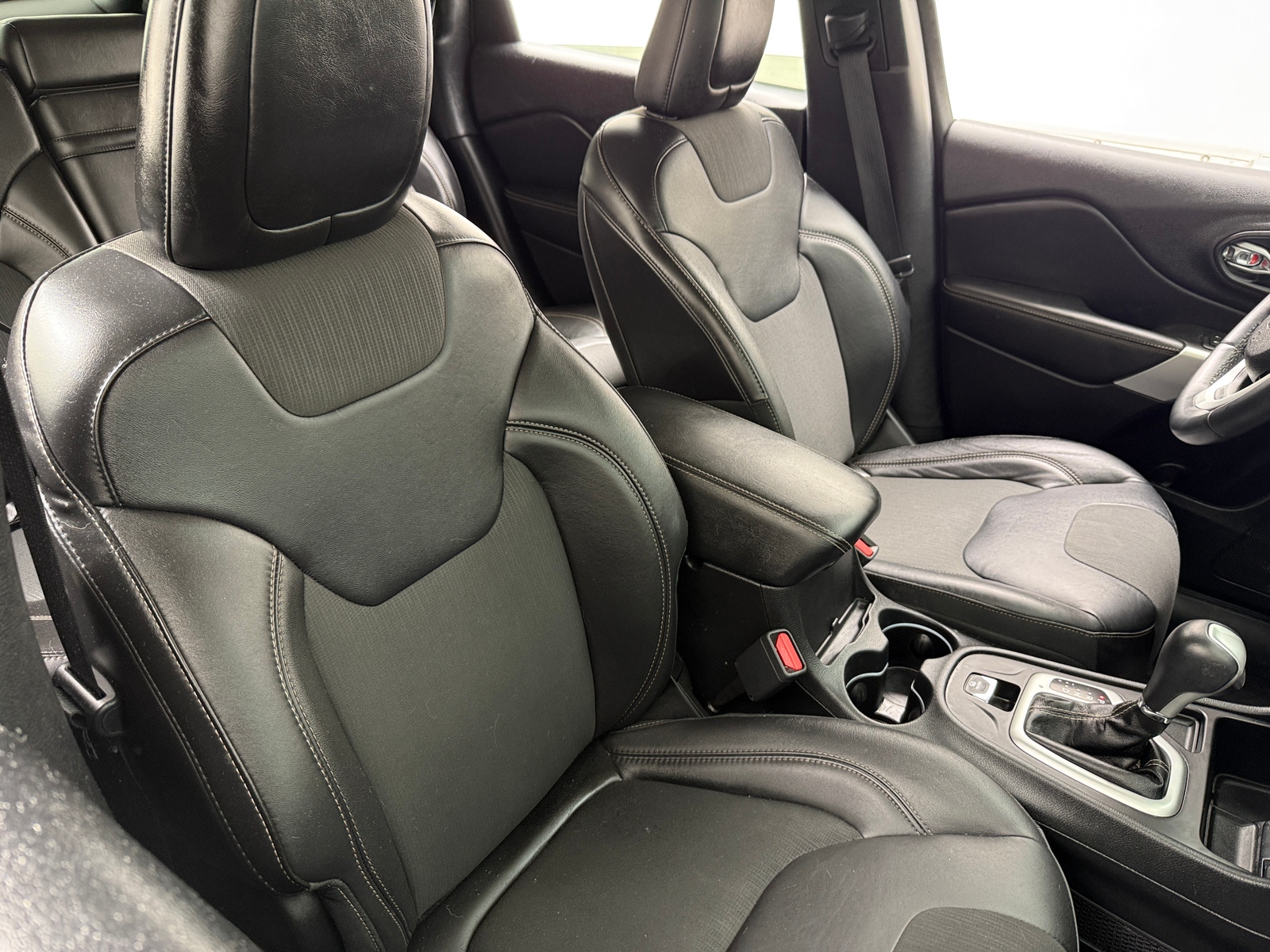 Thumbnail: 2018 Jeep Cherokee - 2