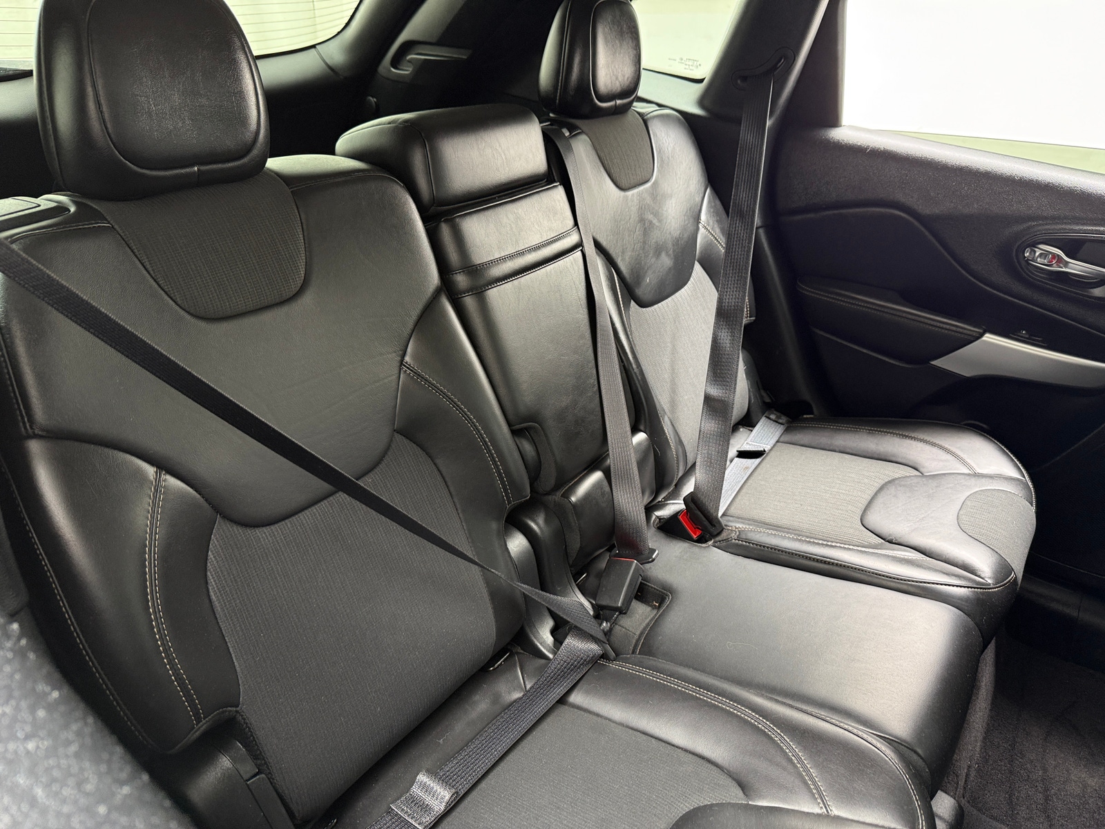 Thumbnail: 2018 Jeep Cherokee - 6