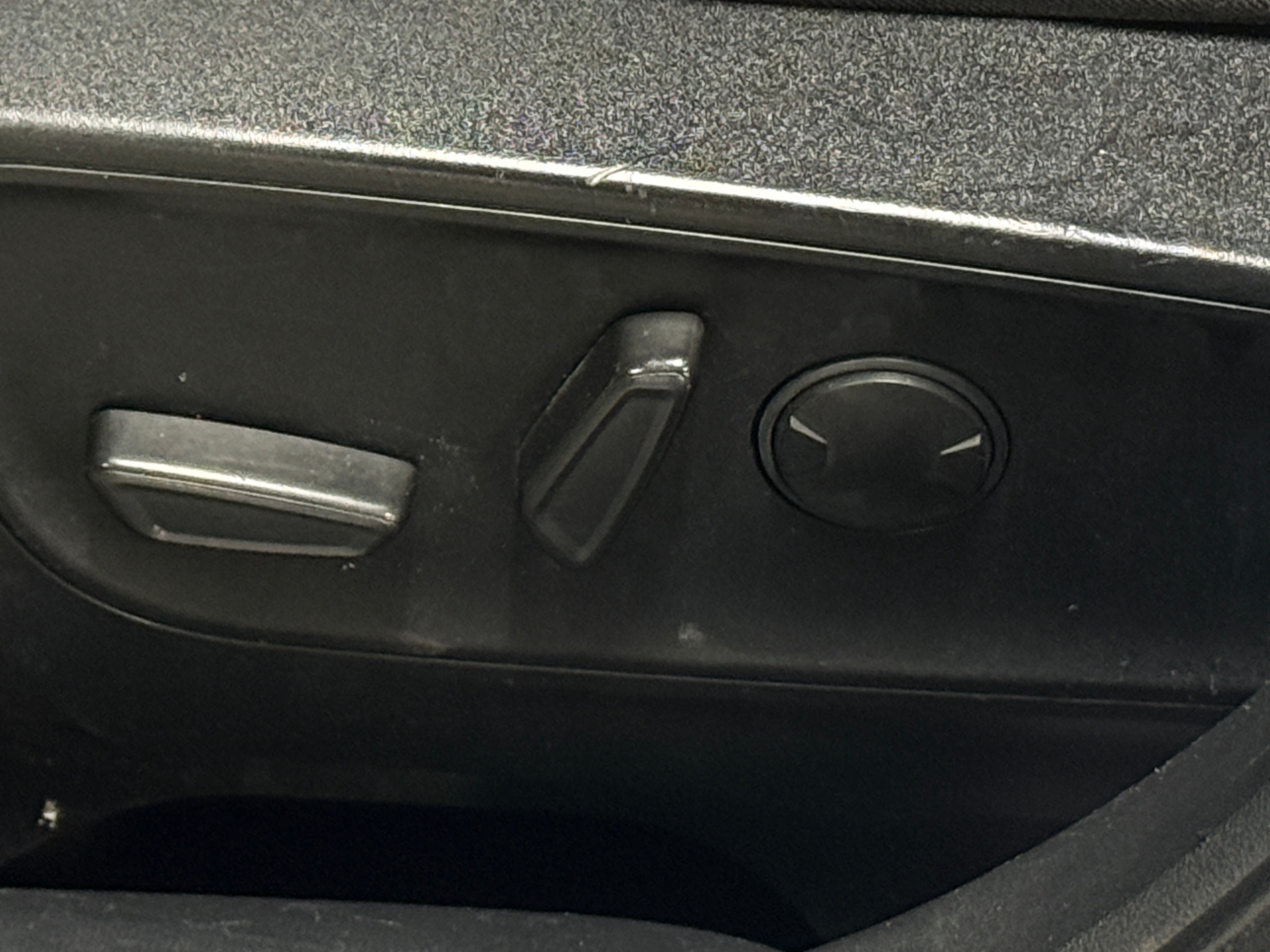 Used 2020 Ford Escape SE with VIN 1FMCU9G6XLUB81262 for sale in Colonial Heights, VA