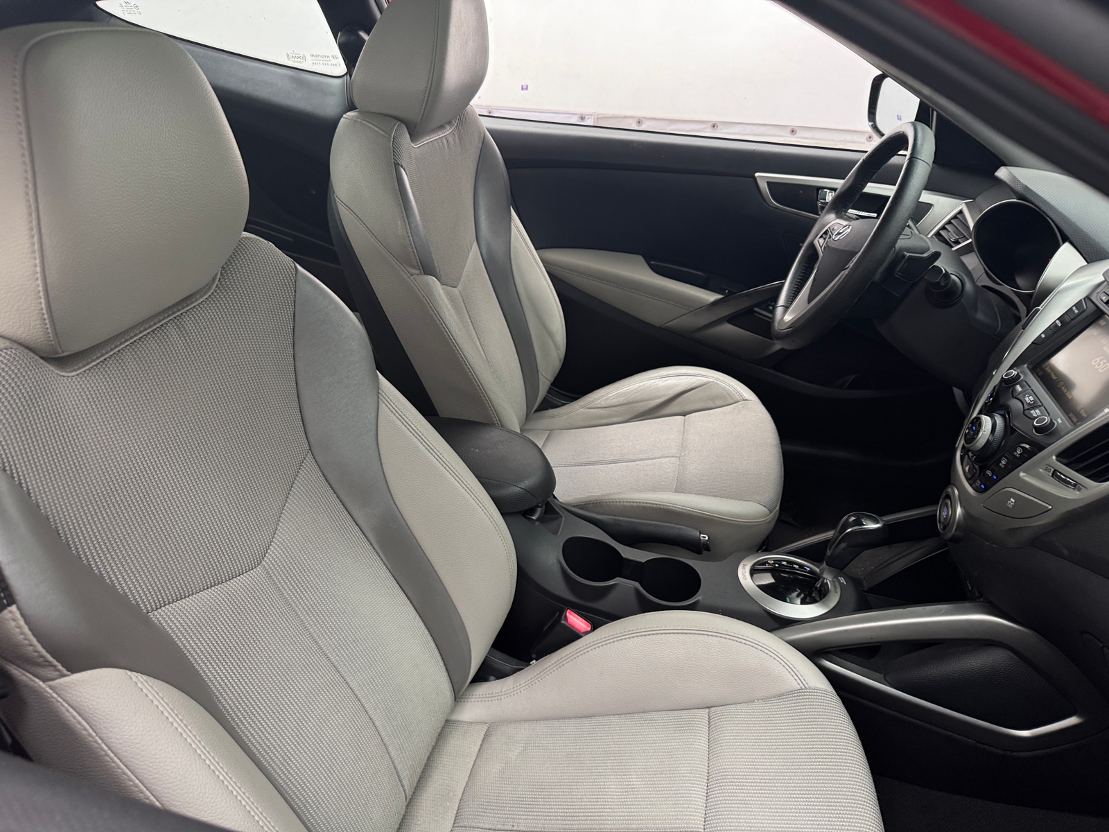 Thumbnail: 2013 Hyundai Veloster - 2