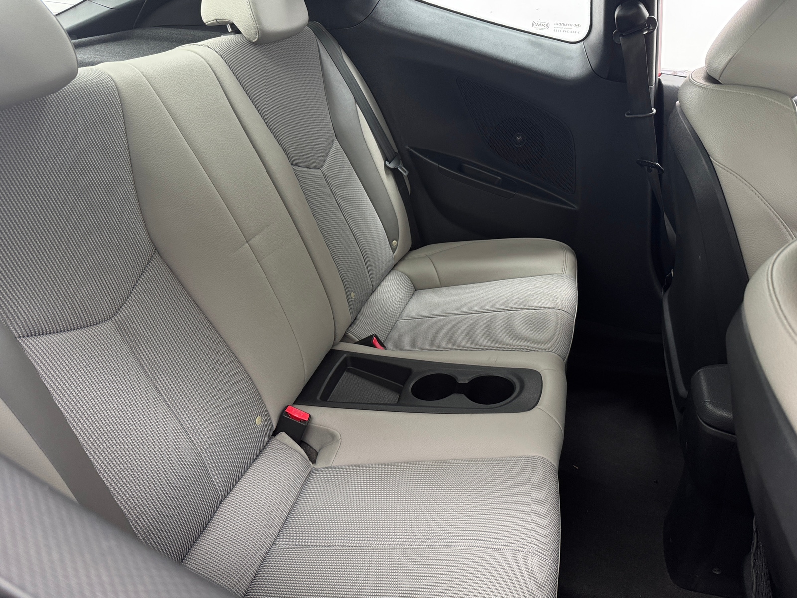 Thumbnail: 2013 Hyundai Veloster - 6