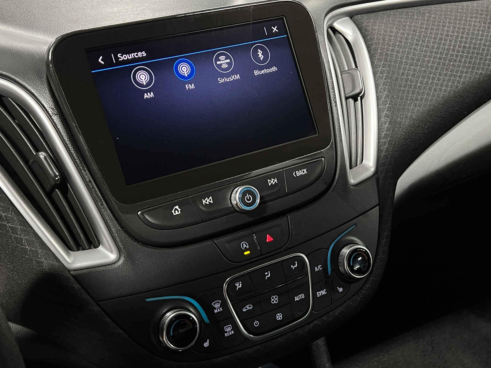 Thumbnail: 2025 Chevrolet Malibu - 4