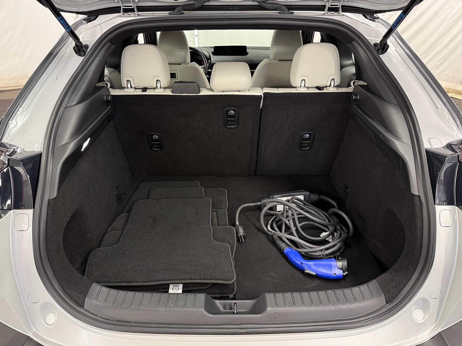 Thumbnail: 2022 Mazda MX-30 - 7