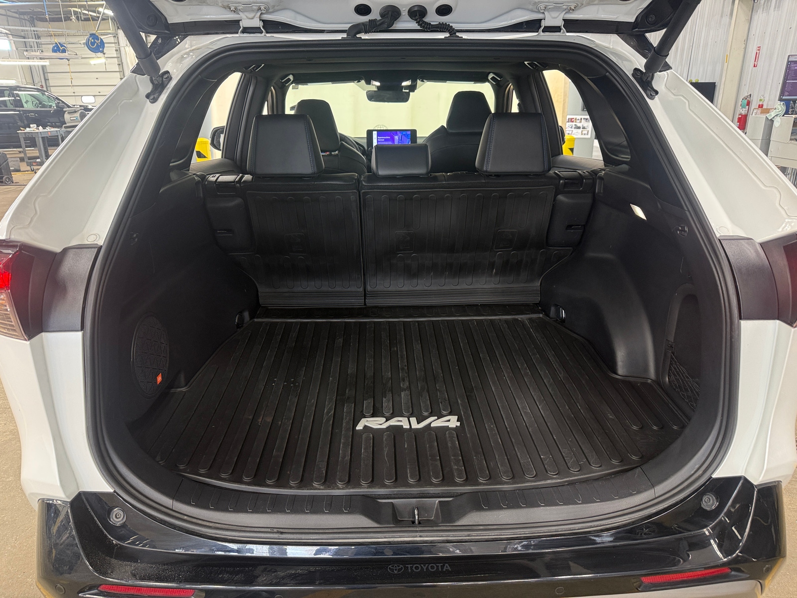 Thumbnail: 2024 Toyota RAV4 - 6