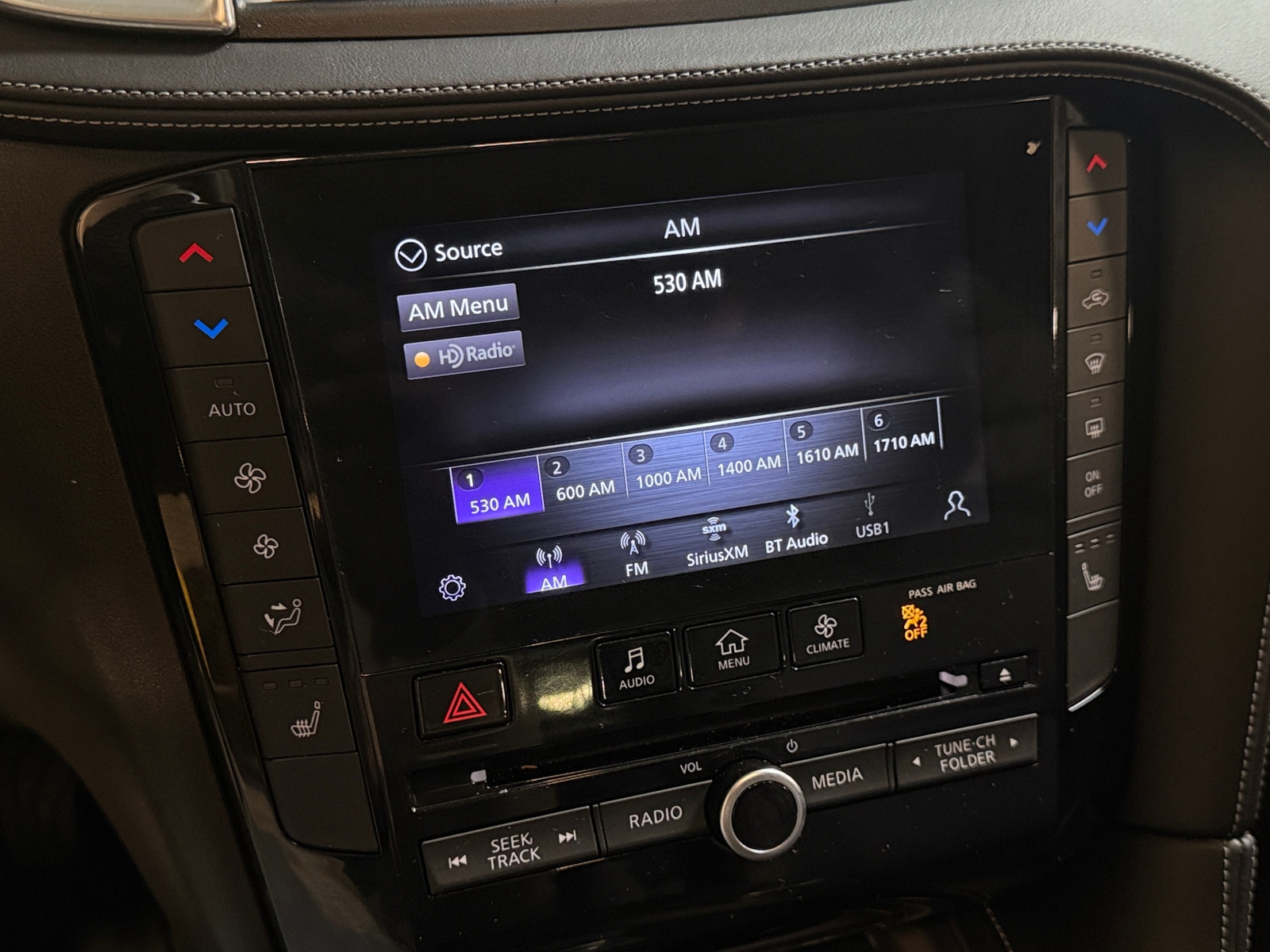 Thumbnail: 2023 INFINITI QX50 - 3