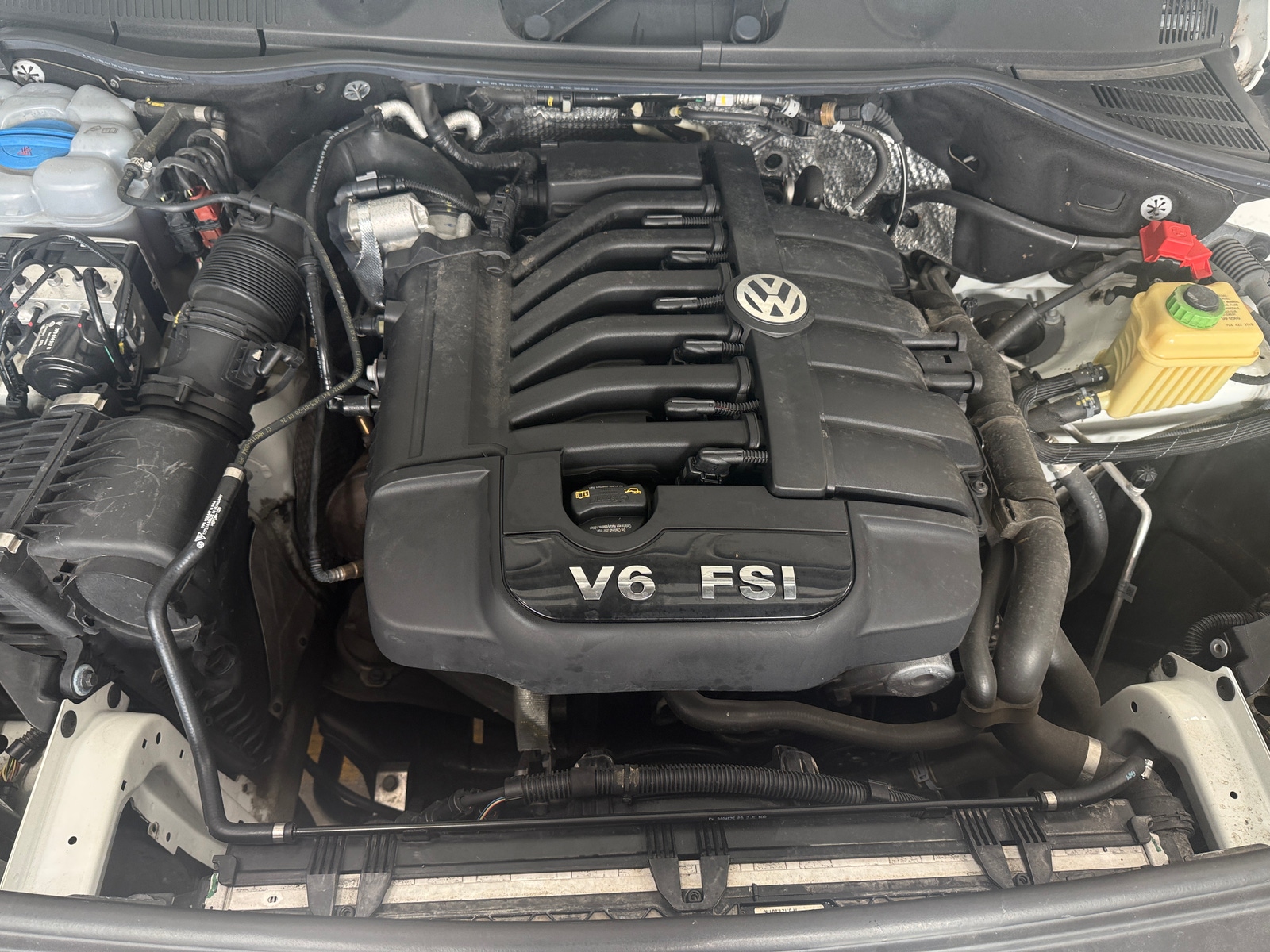 Thumbnail: 2017 Volkswagen Touareg - 6