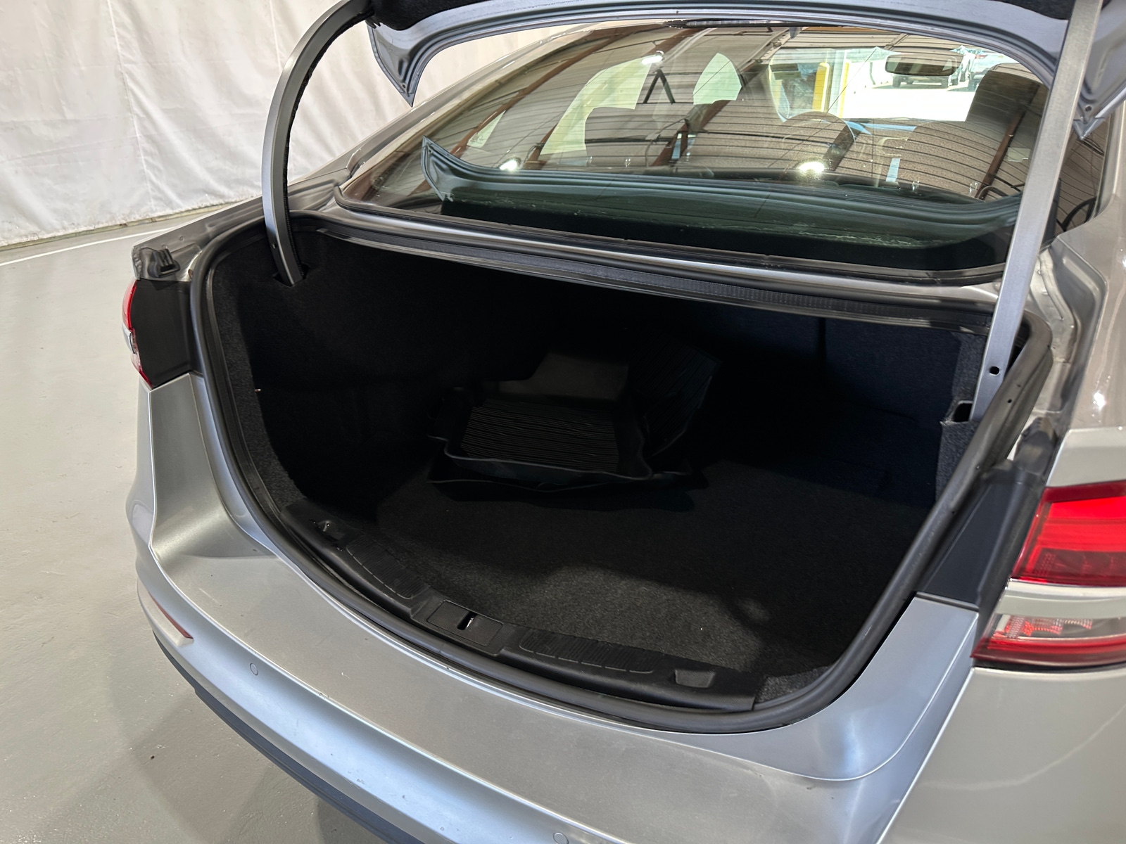 Thumbnail: 2020 Ford Fusion - 7