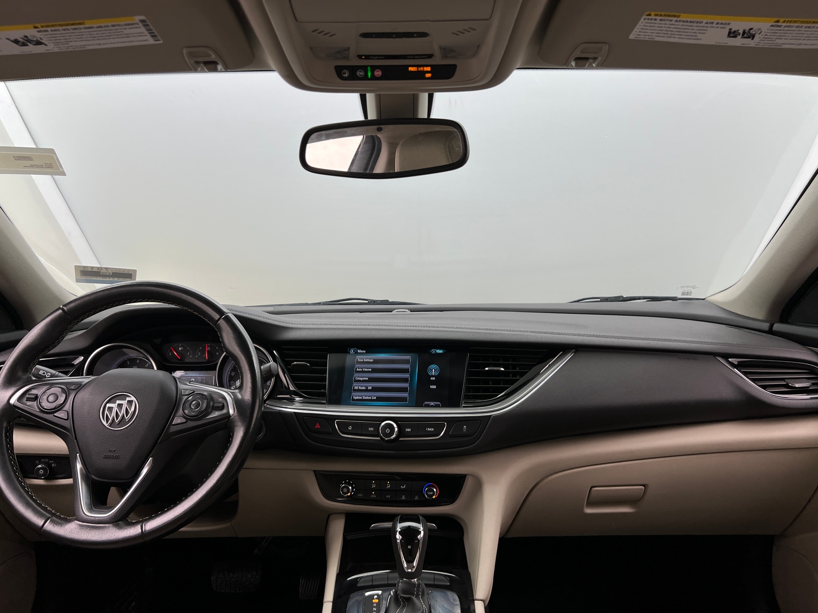 Thumbnail: 2018 Buick Regal - 3