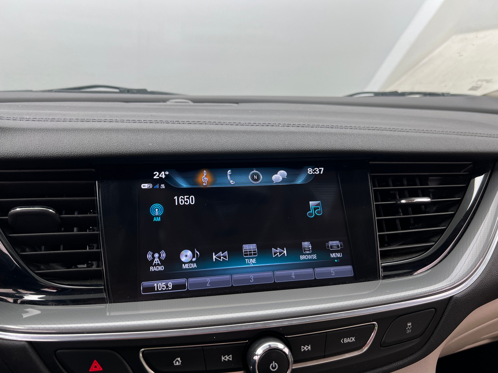 Thumbnail: 2018 Buick Regal - 4