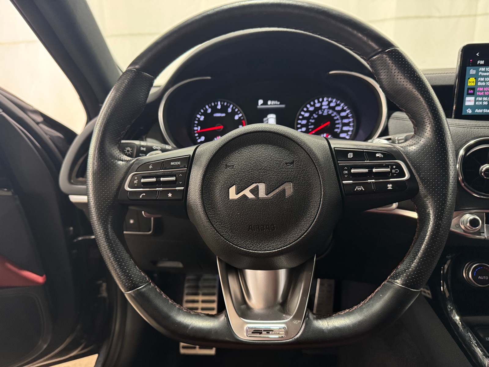 Thumbnail: 2023 Kia Stinger - 4